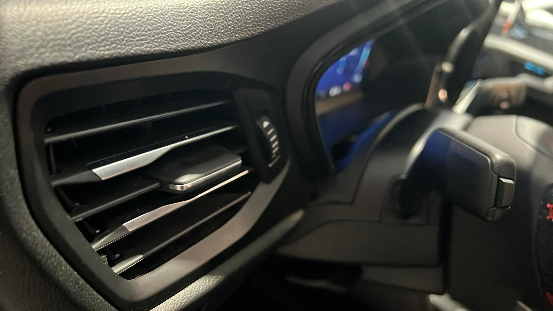 Ford Focus 1.0 EcoBoost MHEV ST-Line X SB - foto 17