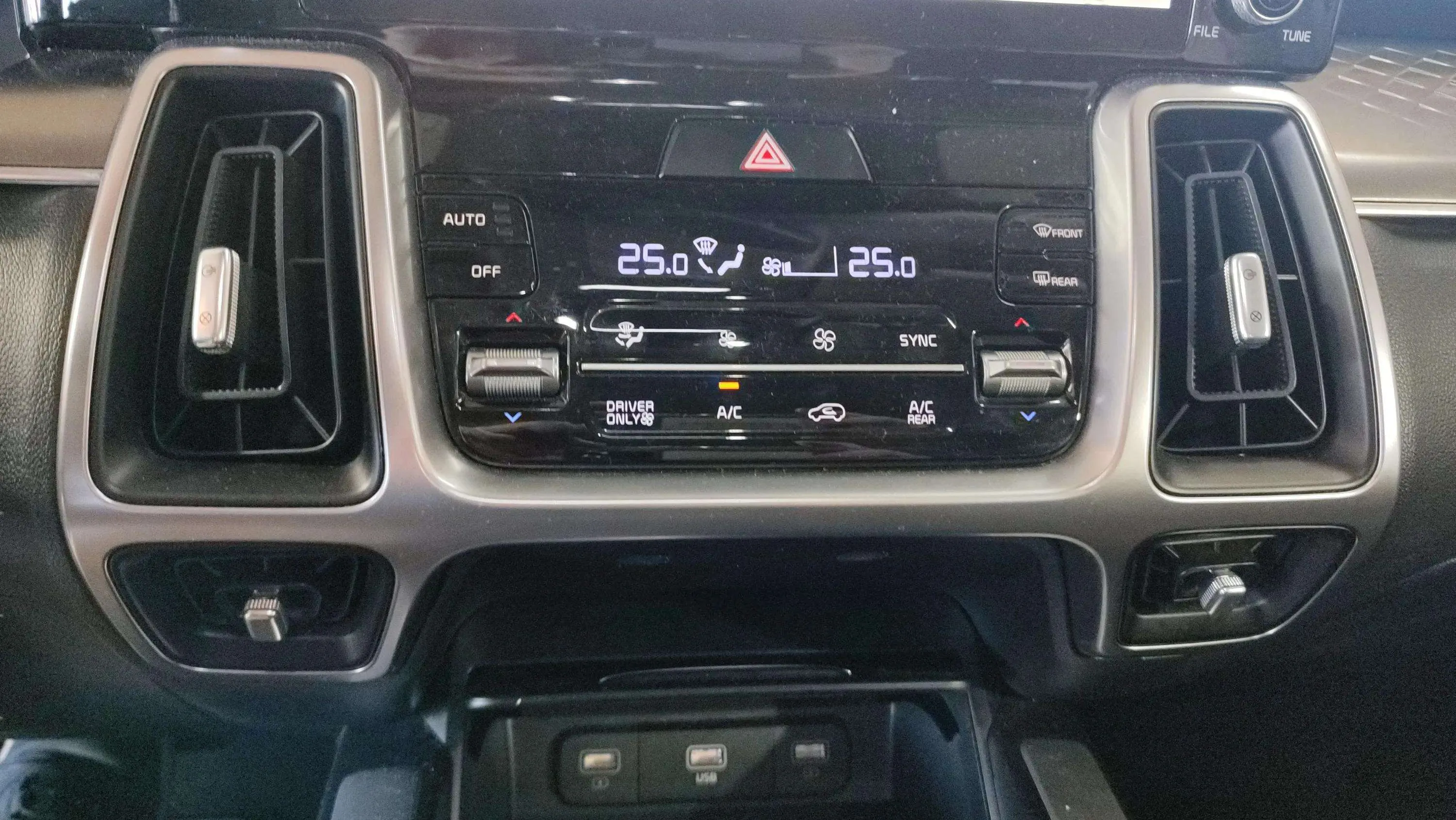 Kia Sorento 1.6 T-GDi HEV Drive 4x2 7 plazas - foto 26