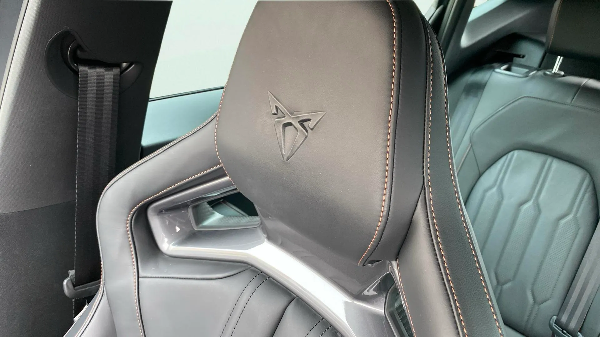 Cupra Formentor 2.5 TSI VZ5 4Drive DSG - foto 24