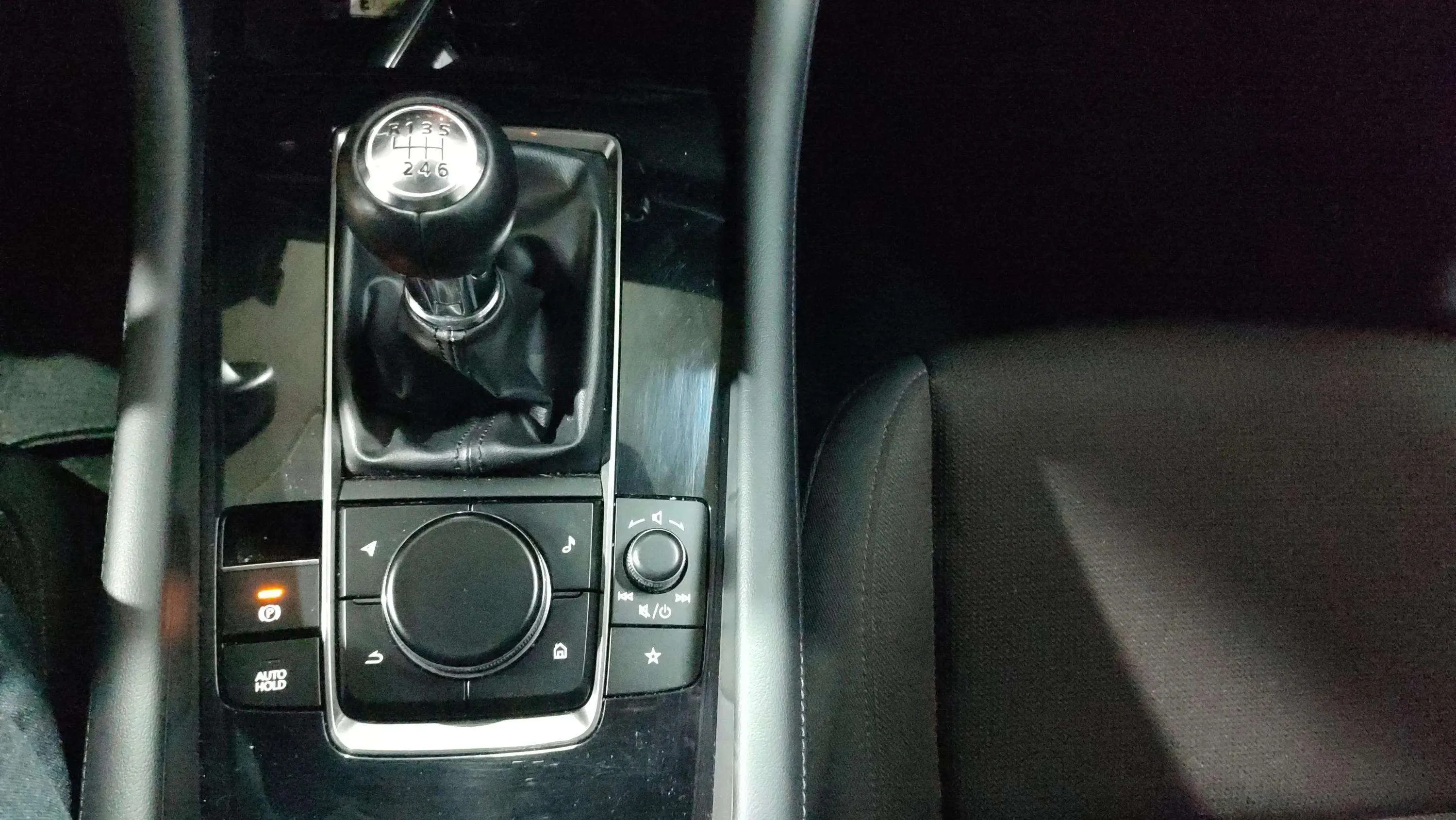 Mazda Mazda3 2.5L e-Skyactiv G MHEV Prime-line - foto 26
