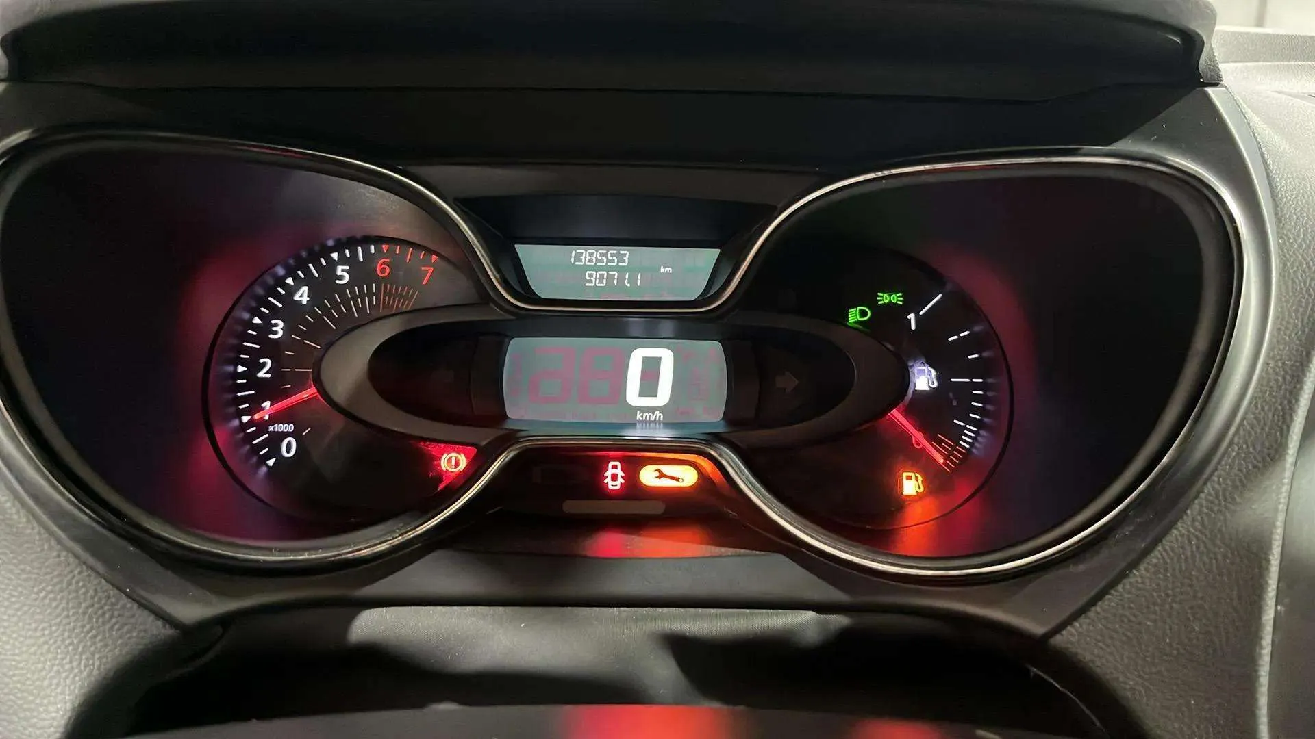 Renault Captur Limited TCe GPF - foto 9