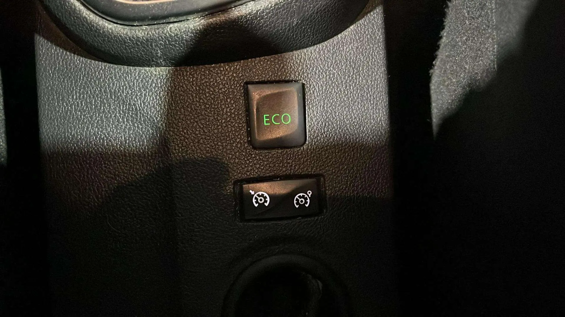 Renault Captur Limited TCe GPF - foto 21