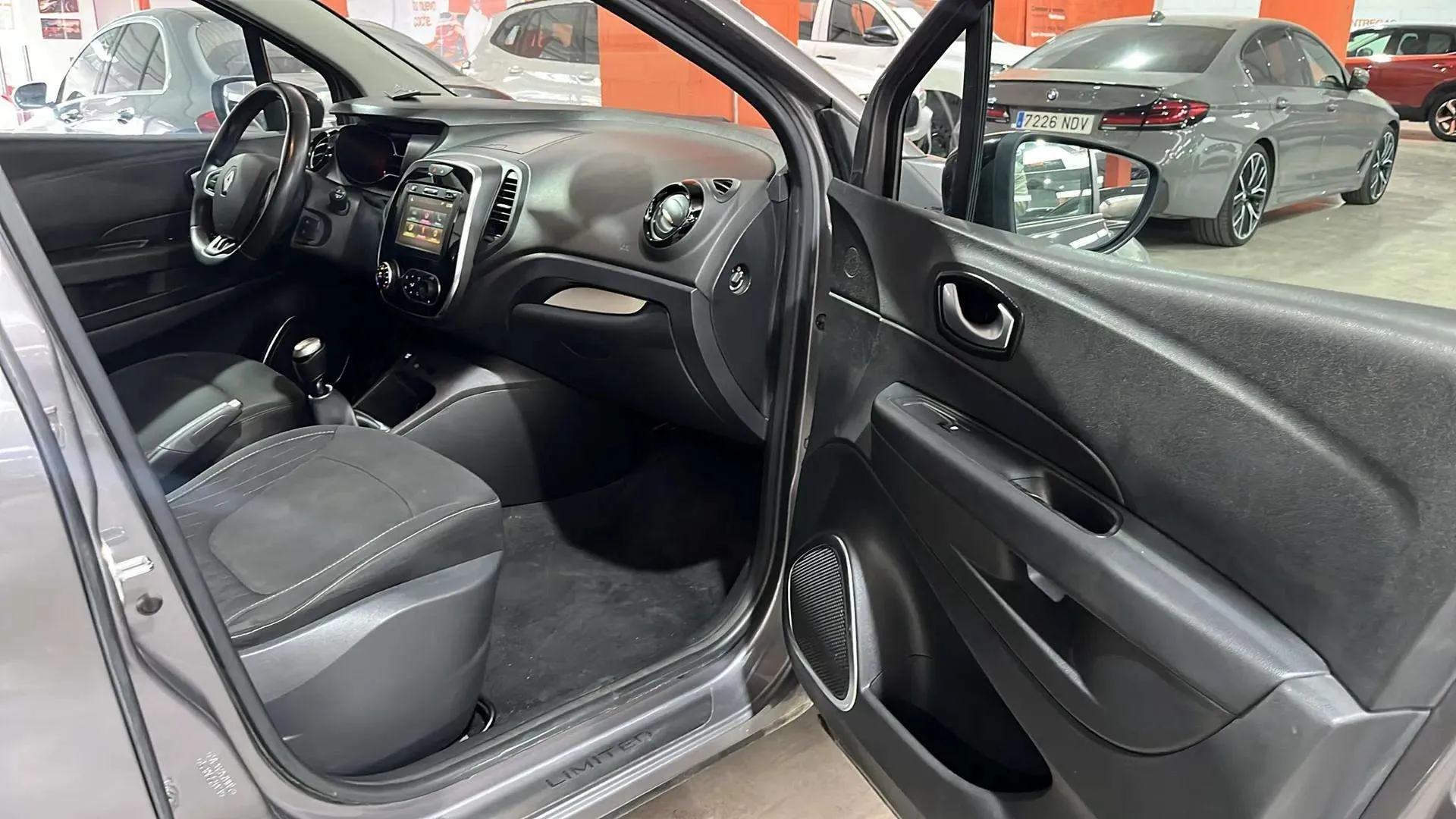 Renault Captur Limited TCe GPF - foto 13