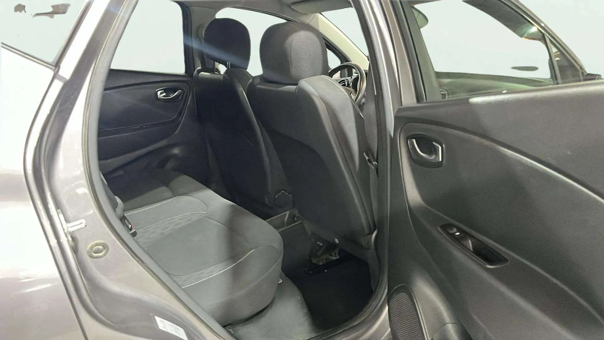 Renault Captur Limited TCe GPF - foto 14