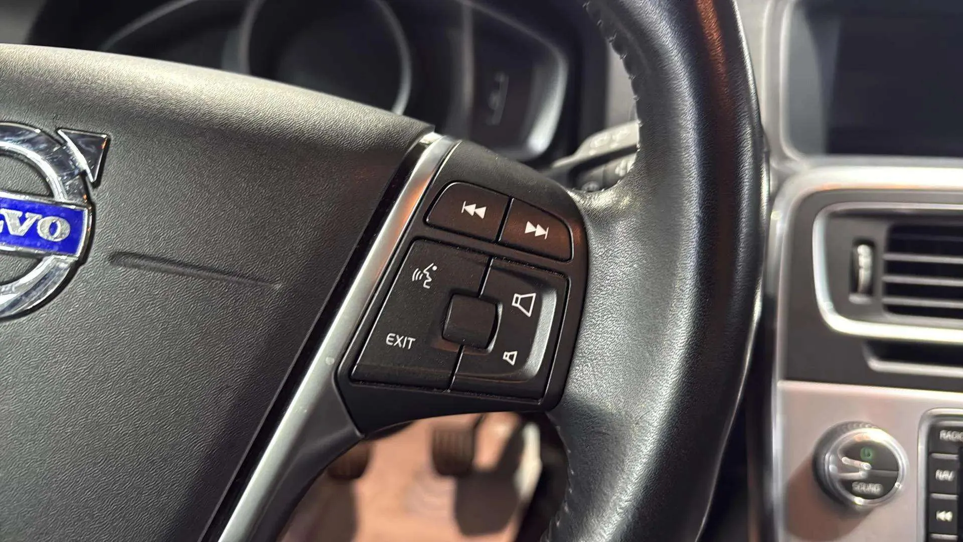 Volvo V60 2.0 D3 Momentum - foto 12
