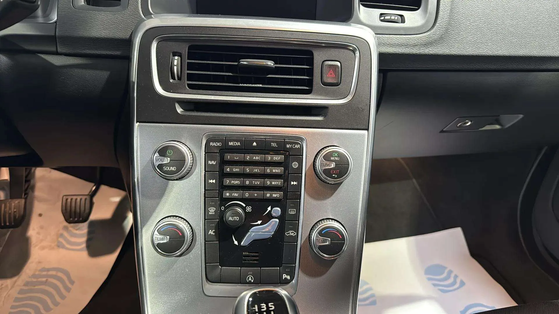 Volvo V60 2.0 D3 Momentum - foto 13