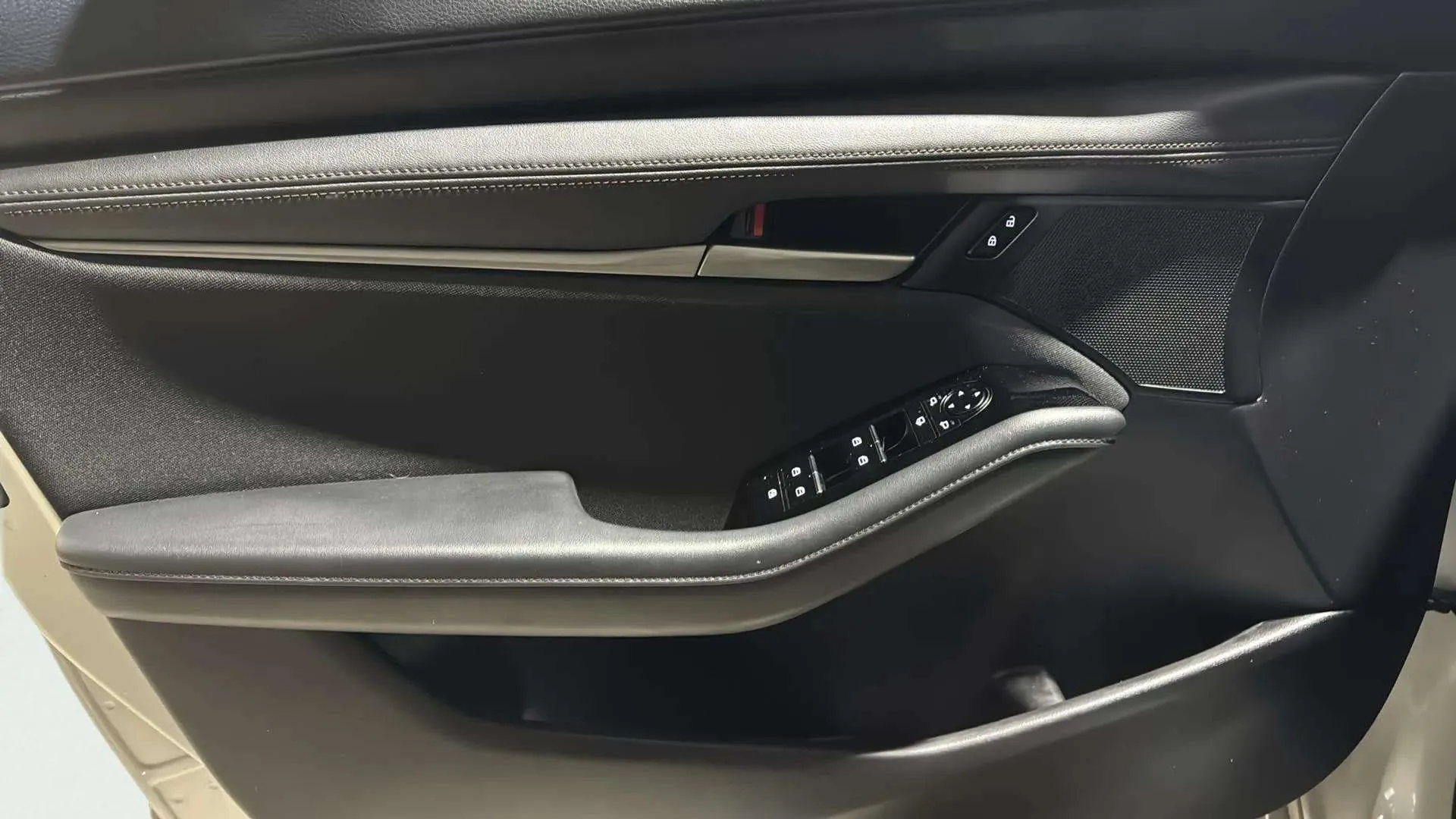Mazda Mazda3 2.5L e-Skyactiv G MHEV Prime-line - foto 23
