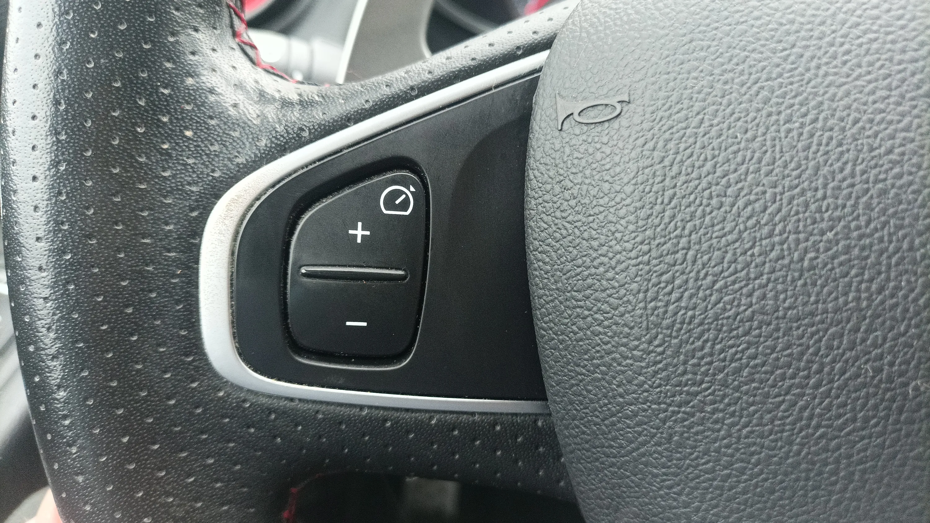 Renault Clio RS Energy EDC - foto 23