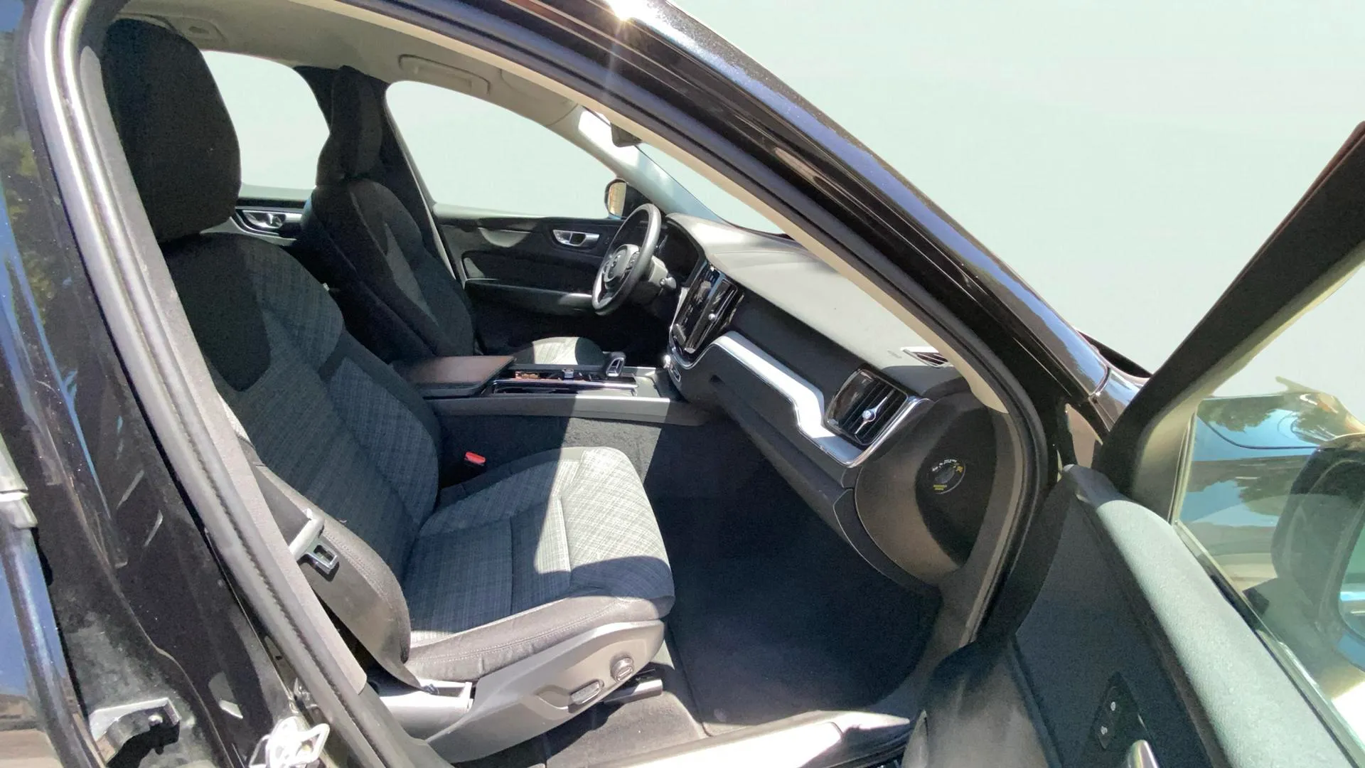 Volvo XC60 2.0 B4 D Core - foto 12