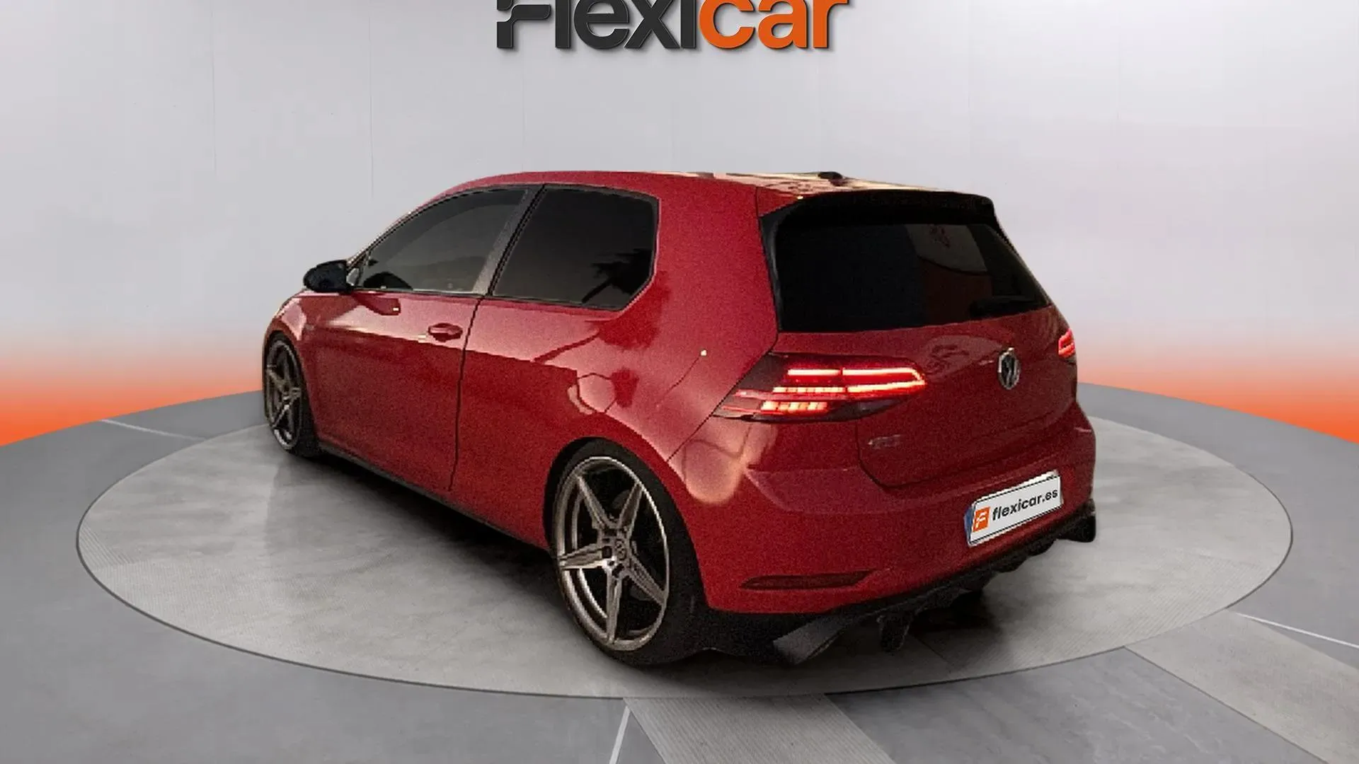 Volkswagen Golf GTI Performance 2.0 TSI - foto 3