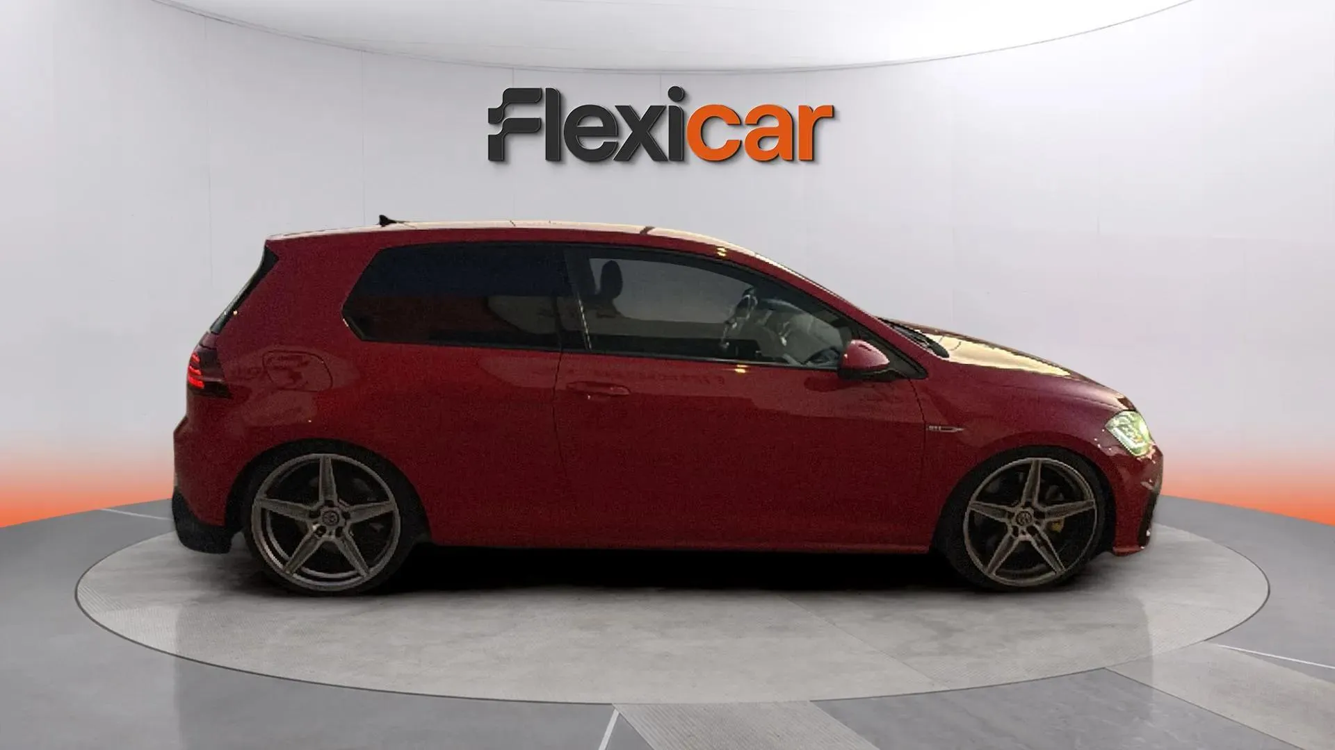 Volkswagen Golf GTI Performance 2.0 TSI - foto 6