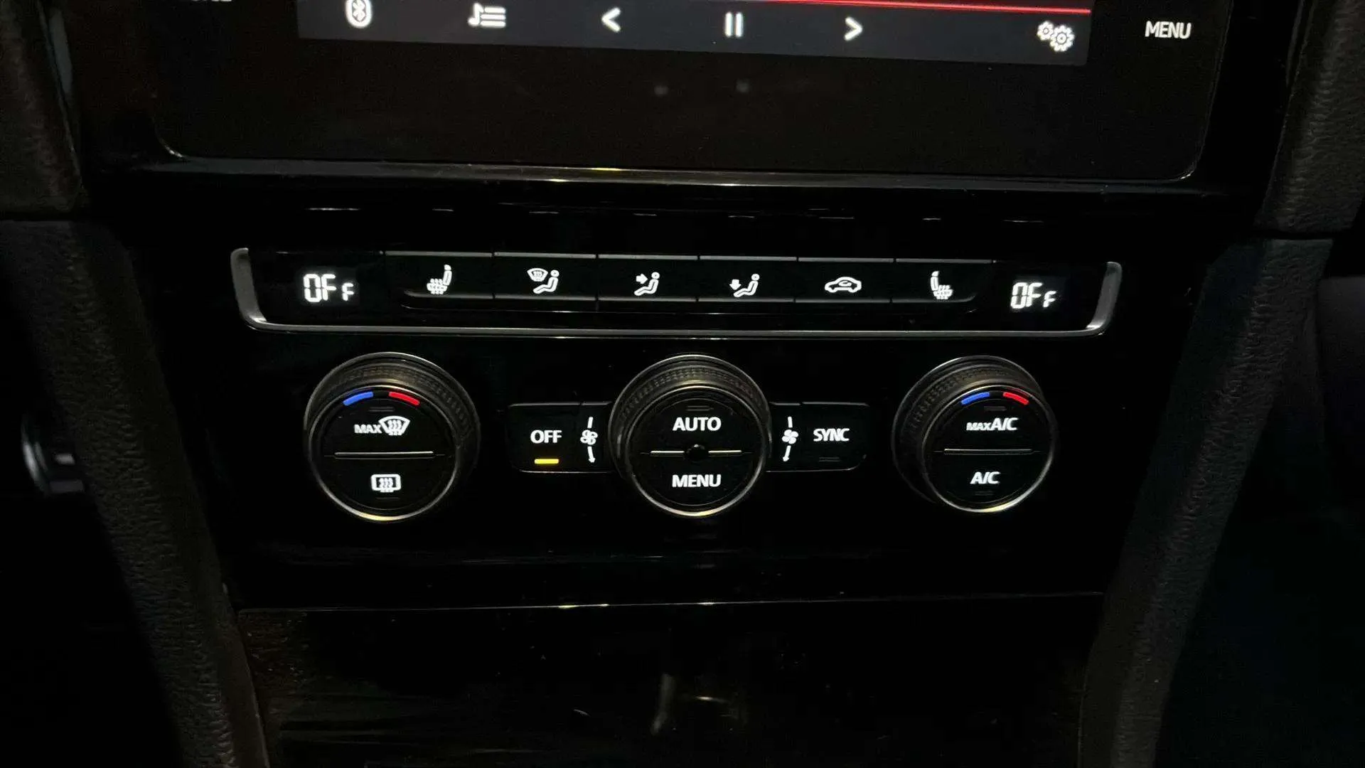 Volkswagen Golf GTI Performance 2.0 TSI - foto 23