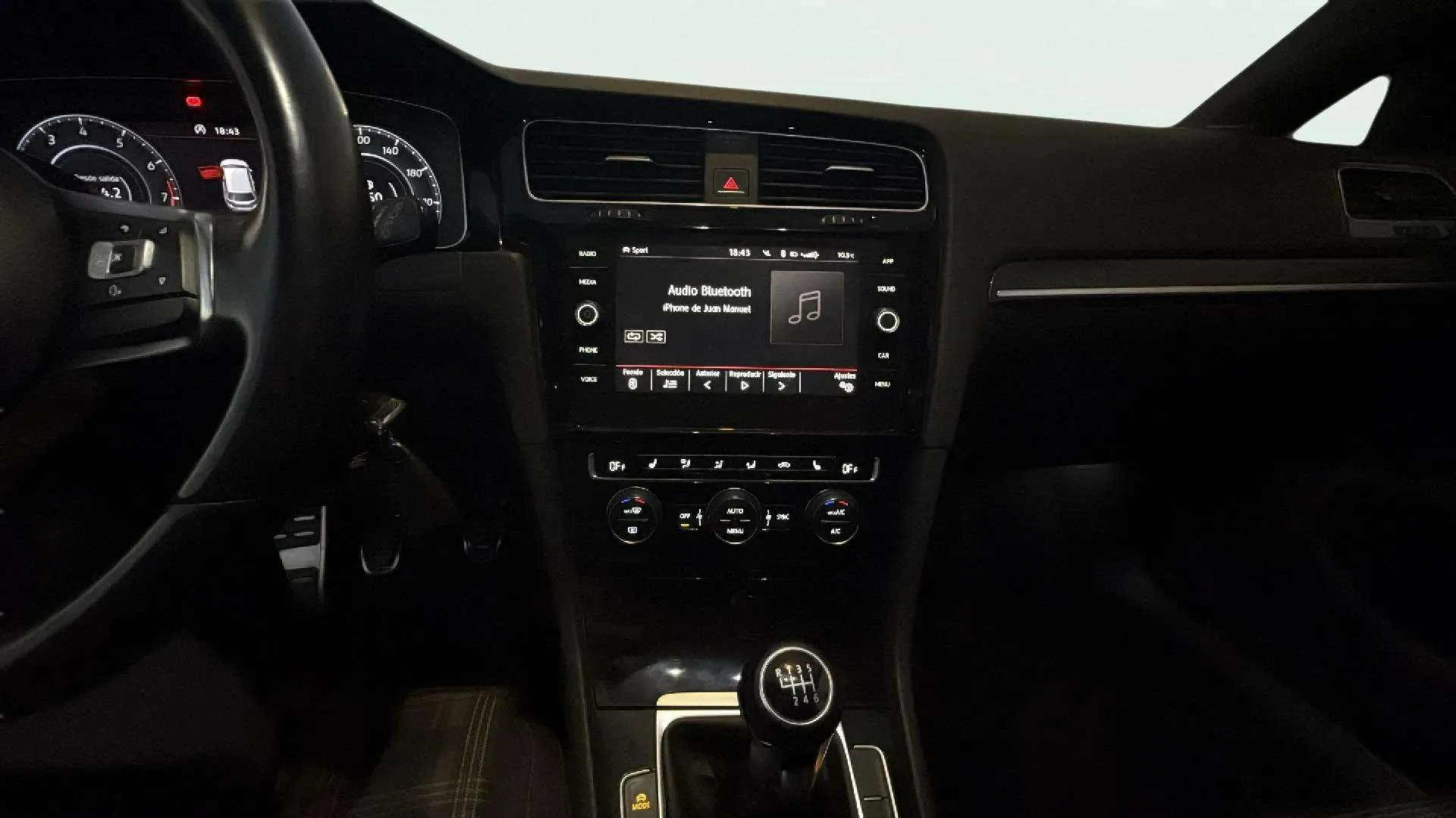 Volkswagen Golf GTI Performance 2.0 TSI - foto 9