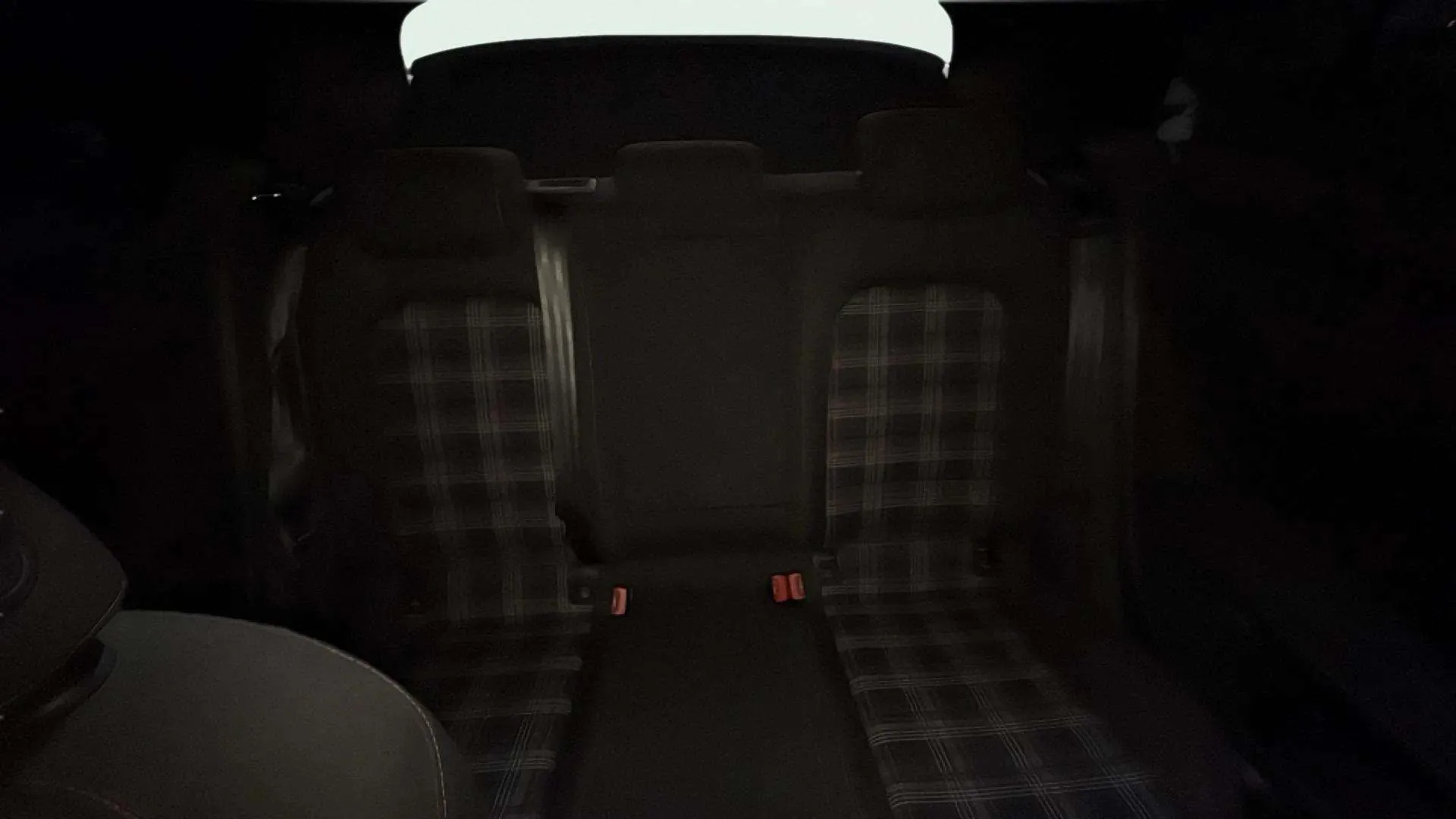 Volkswagen Golf GTI Performance 2.0 TSI - foto 14