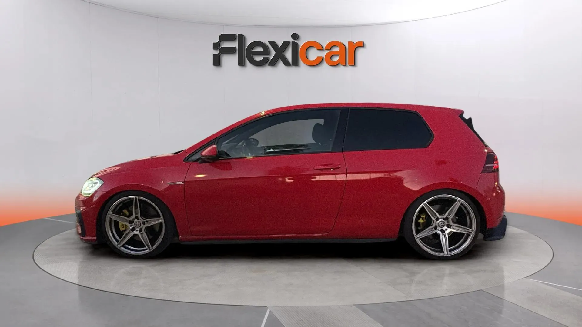 Volkswagen Golf GTI Performance 2.0 TSI - foto 2