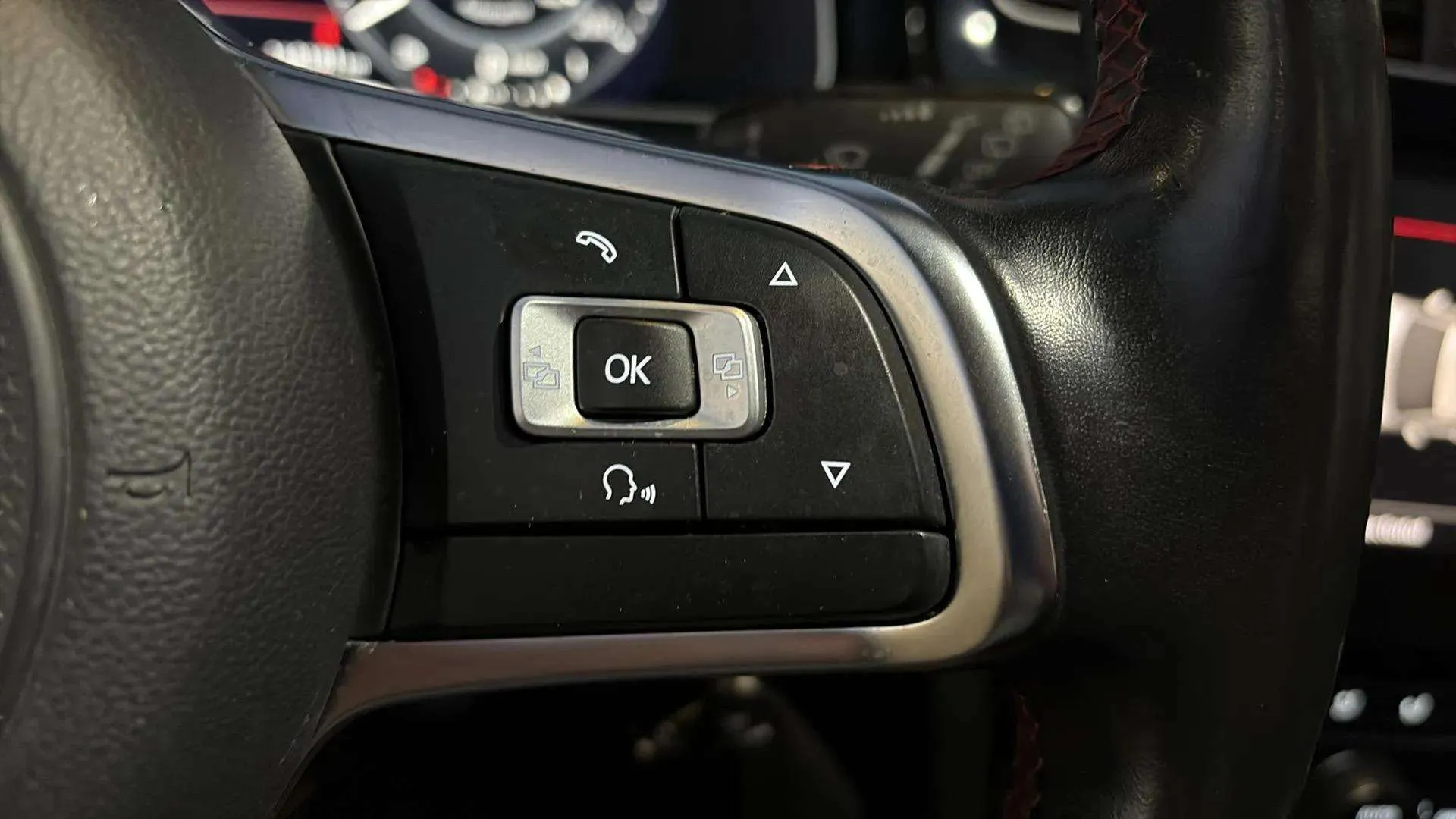 Volkswagen Golf GTI Performance 2.0 TSI - foto 20