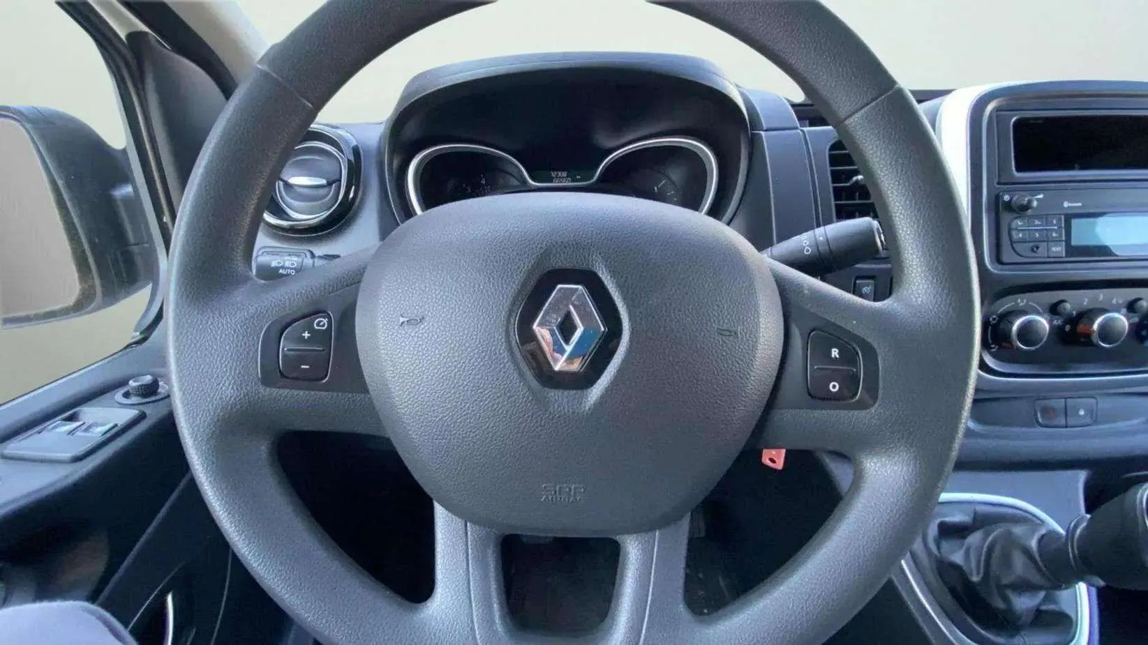 Renault Trafic Furgón 29 L1H2 Energy BluedCi - foto 10