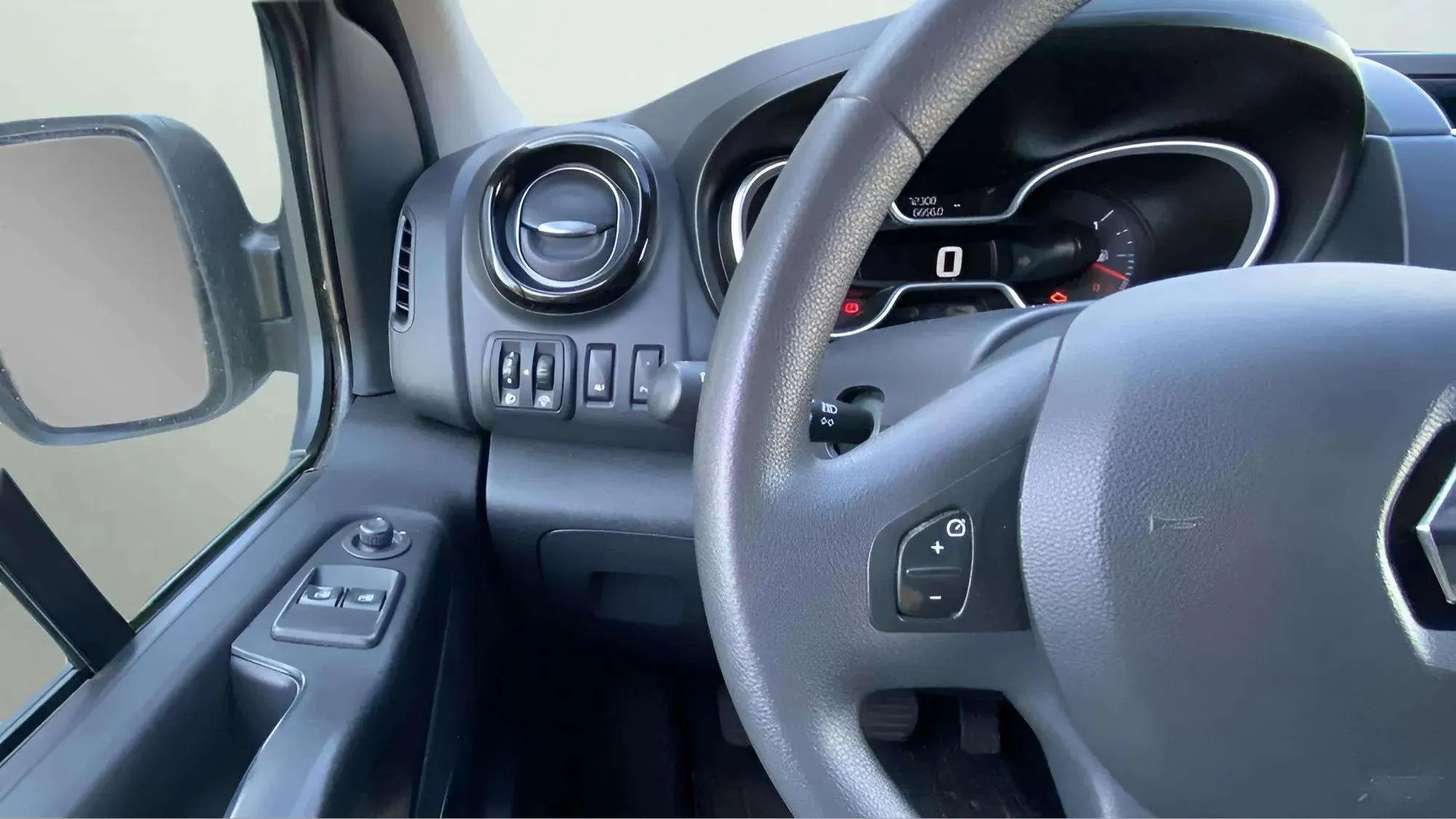 Renault Trafic Furgón 29 L1H2 Energy BluedCi - foto 12