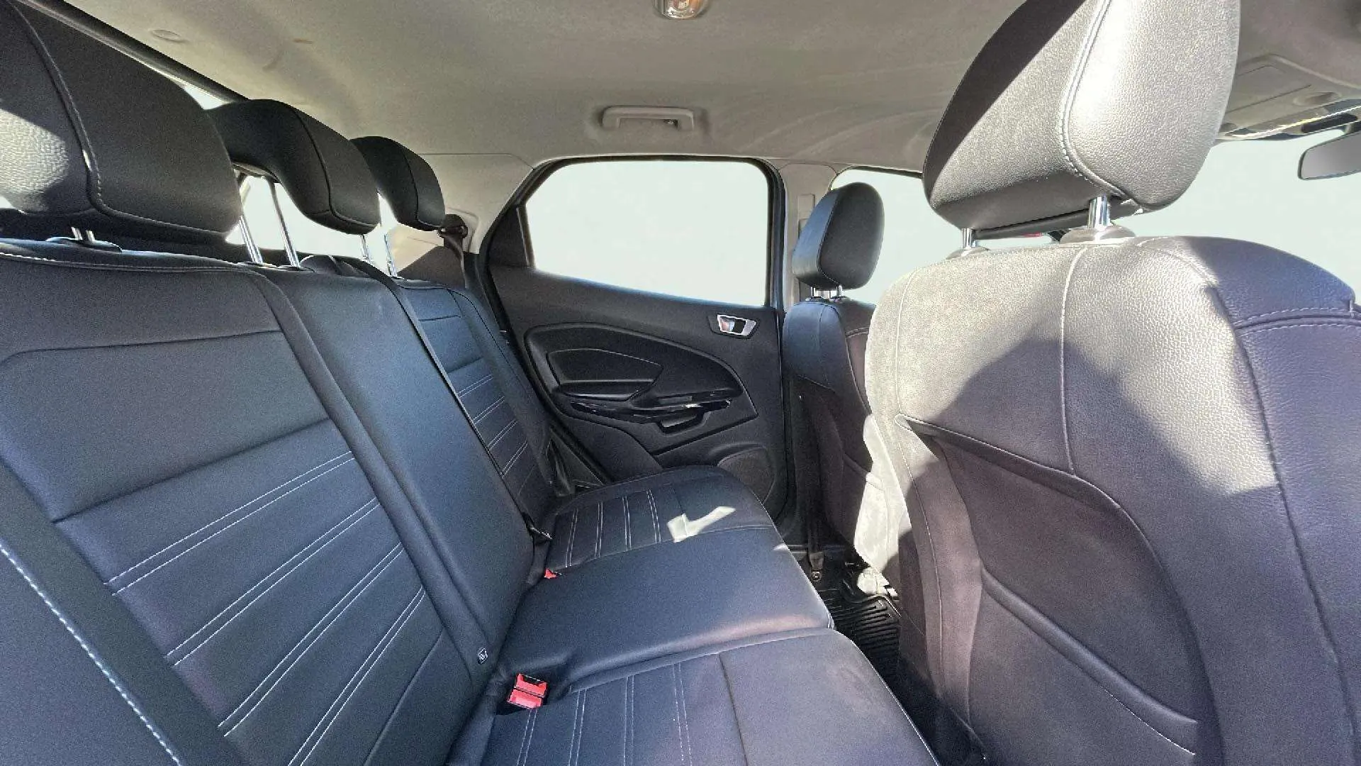 Ford EcoSport 1.0T EcoBoost Active - foto 12