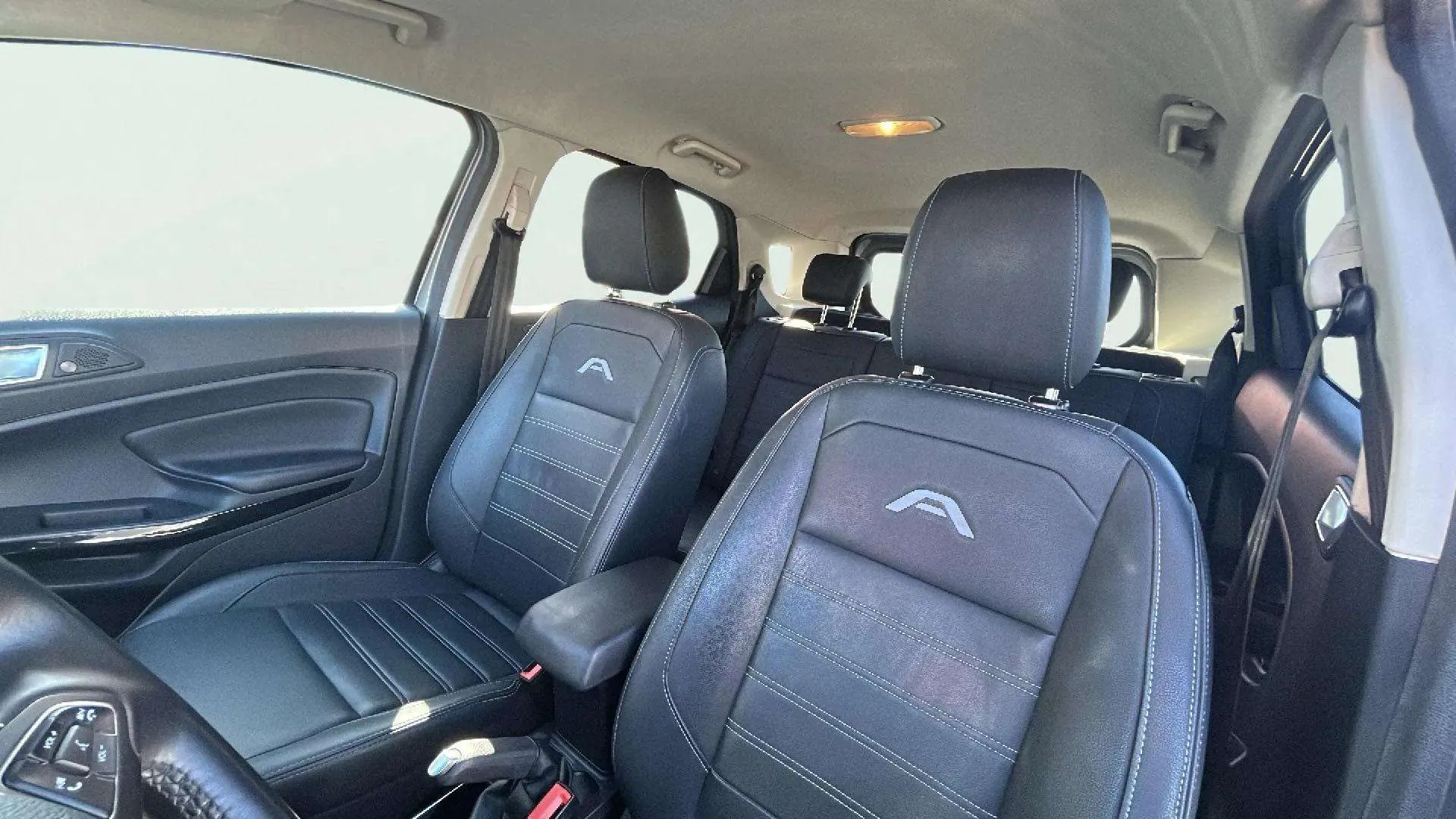 Ford EcoSport 1.0T EcoBoost Active - foto 23