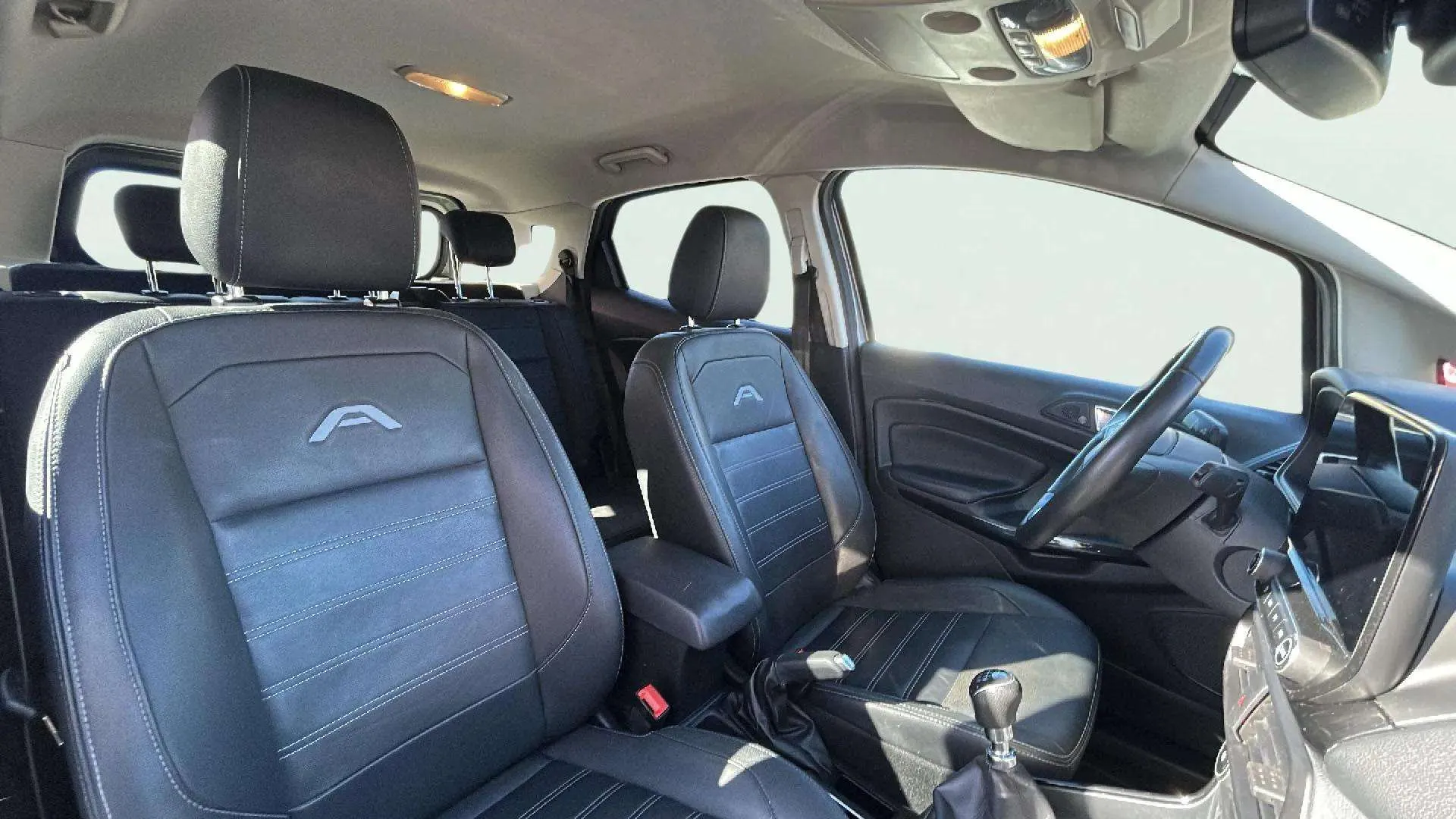Ford EcoSport 1.0T EcoBoost Active - foto 22