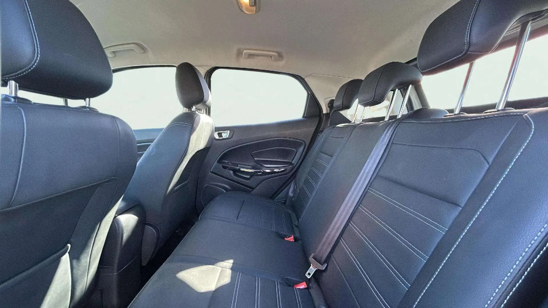 Ford EcoSport 1.0T EcoBoost Active - foto 24