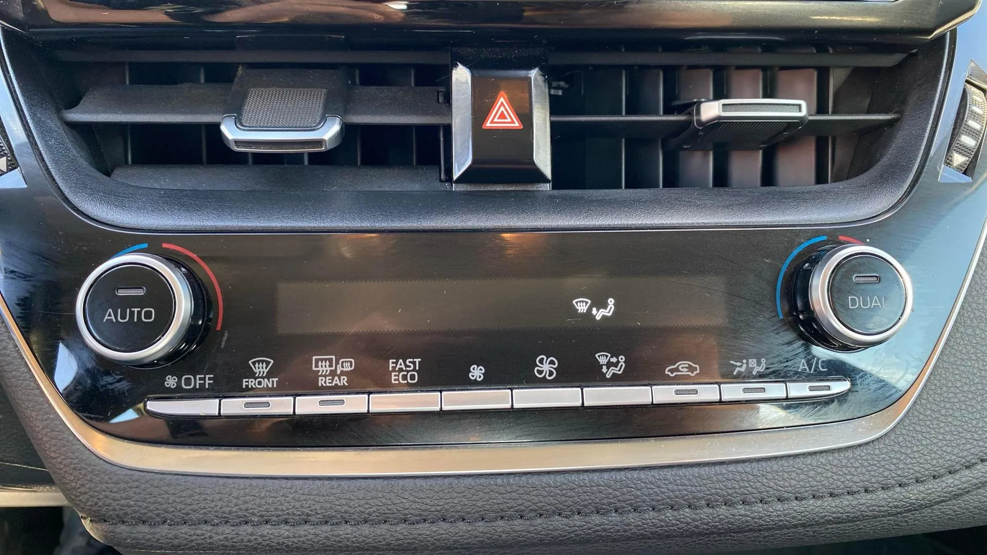 Toyota Corolla 1.5 125 Active Plus Sedan - foto 16