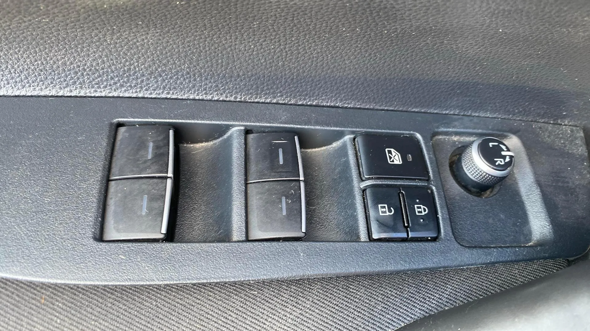 Toyota Corolla 1.5 125 Active Plus Sedan - foto 9