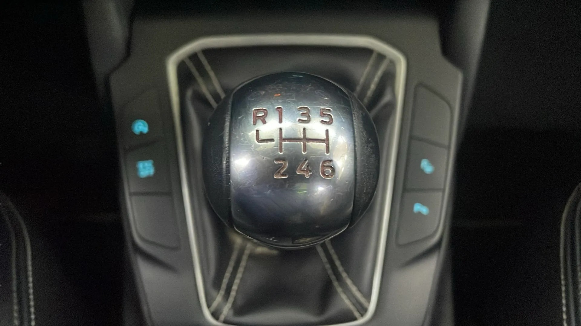 Ford Focus 2.3 EcoBoost ST - foto 18