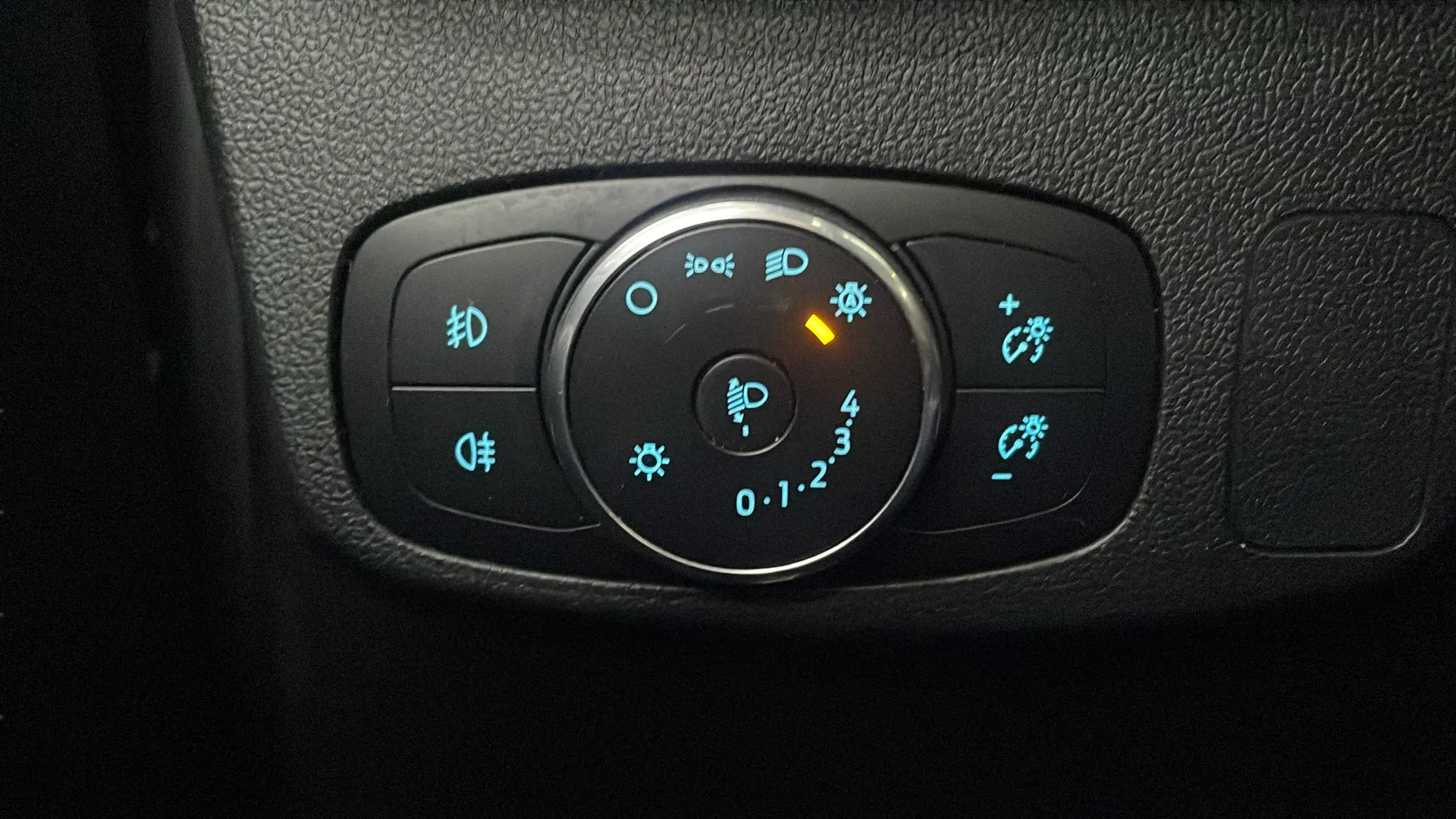 Ford Focus 2.3 EcoBoost ST - foto 33