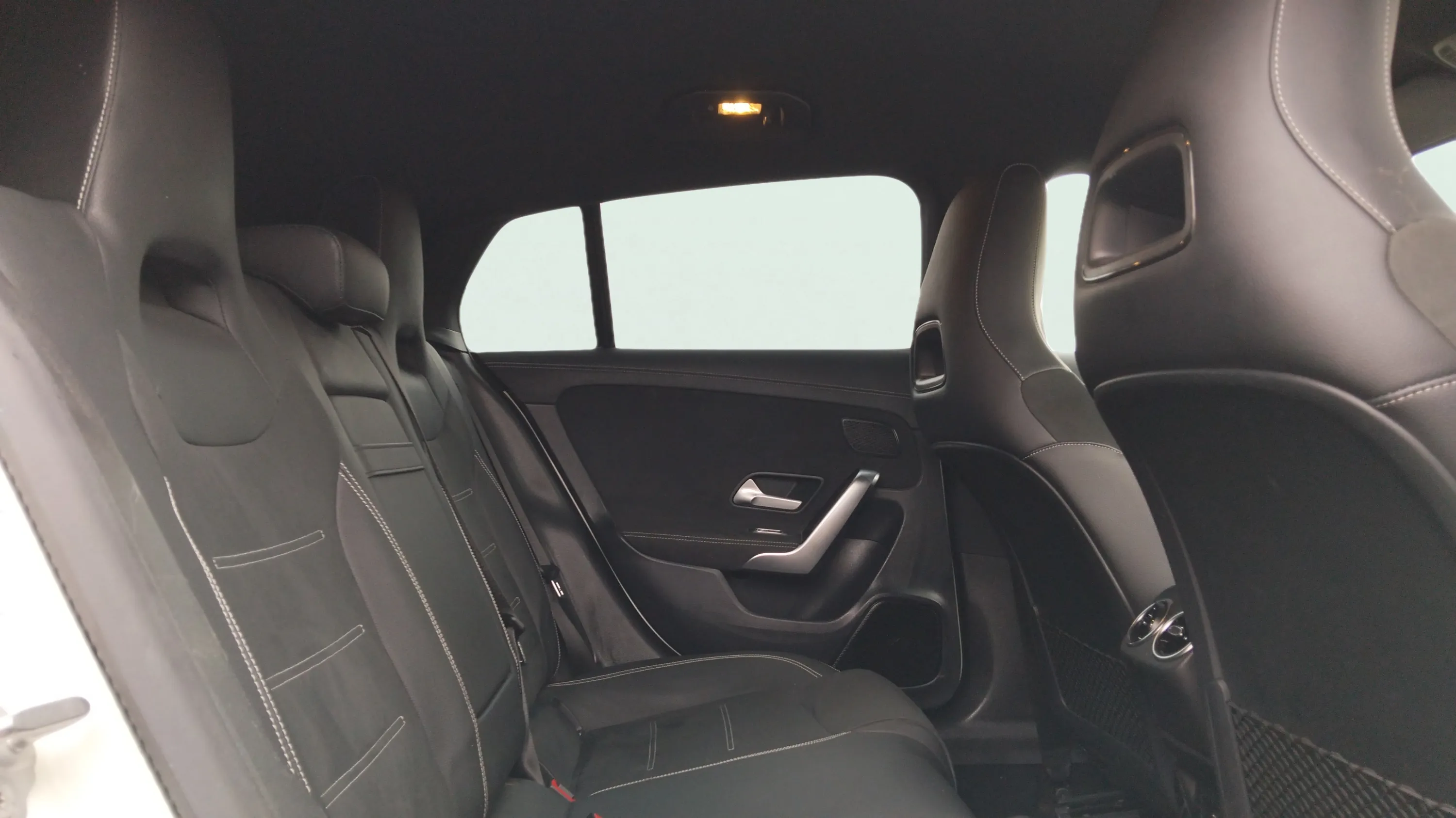 Mercedes-Benz CLA 220 D DCT Shooting Brake - foto 11
