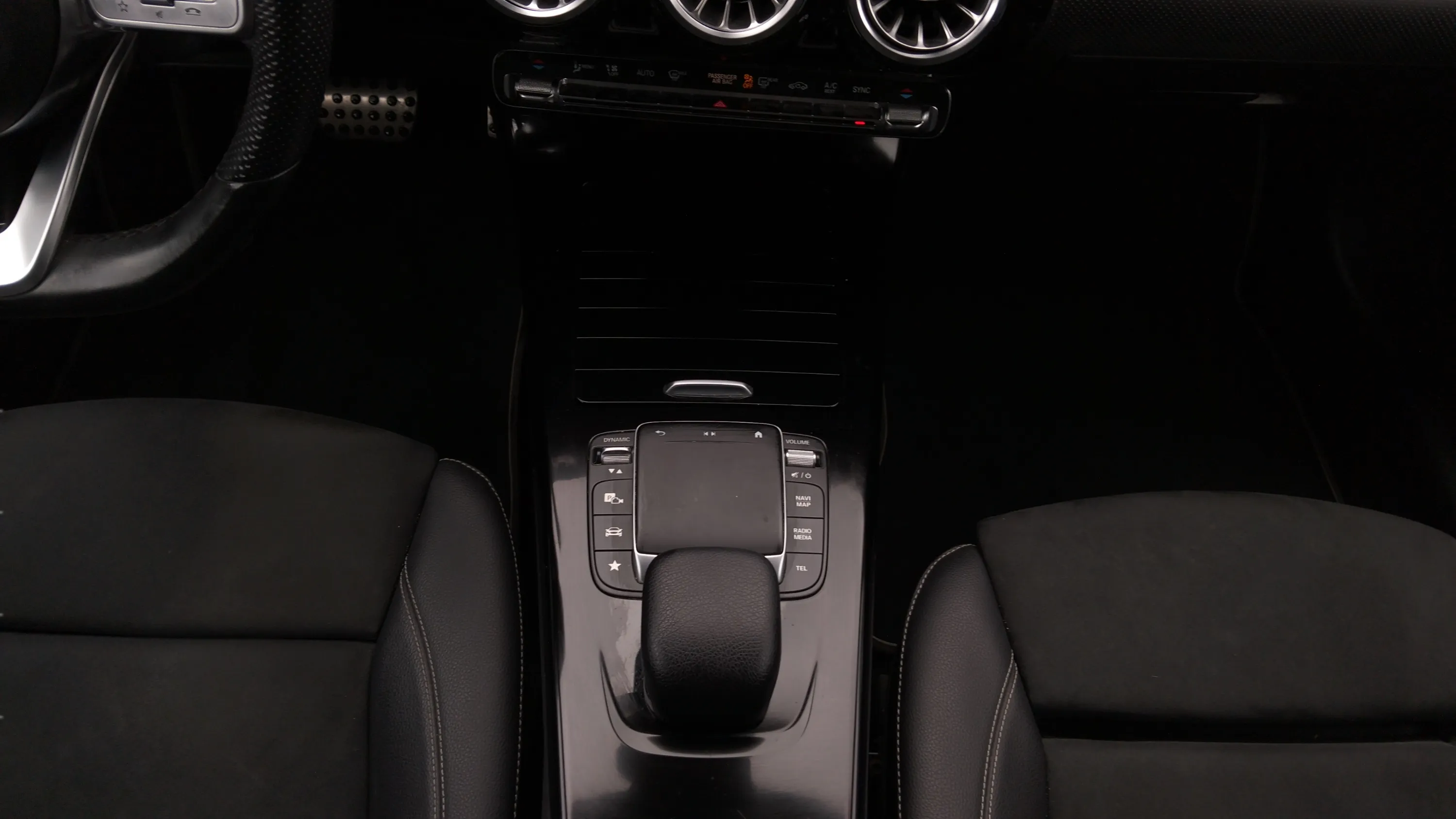 Mercedes-Benz CLA 220 D DCT Shooting Brake - foto 22