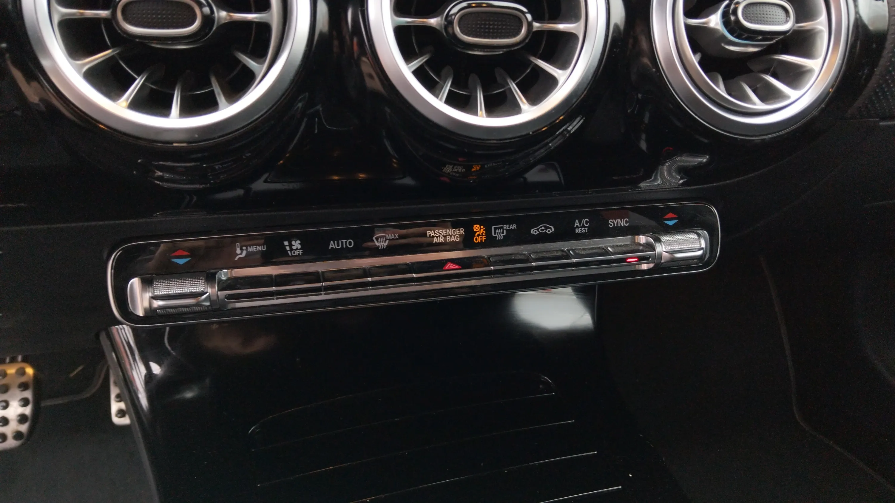 Mercedes-Benz CLA 220 D DCT Shooting Brake - foto 21