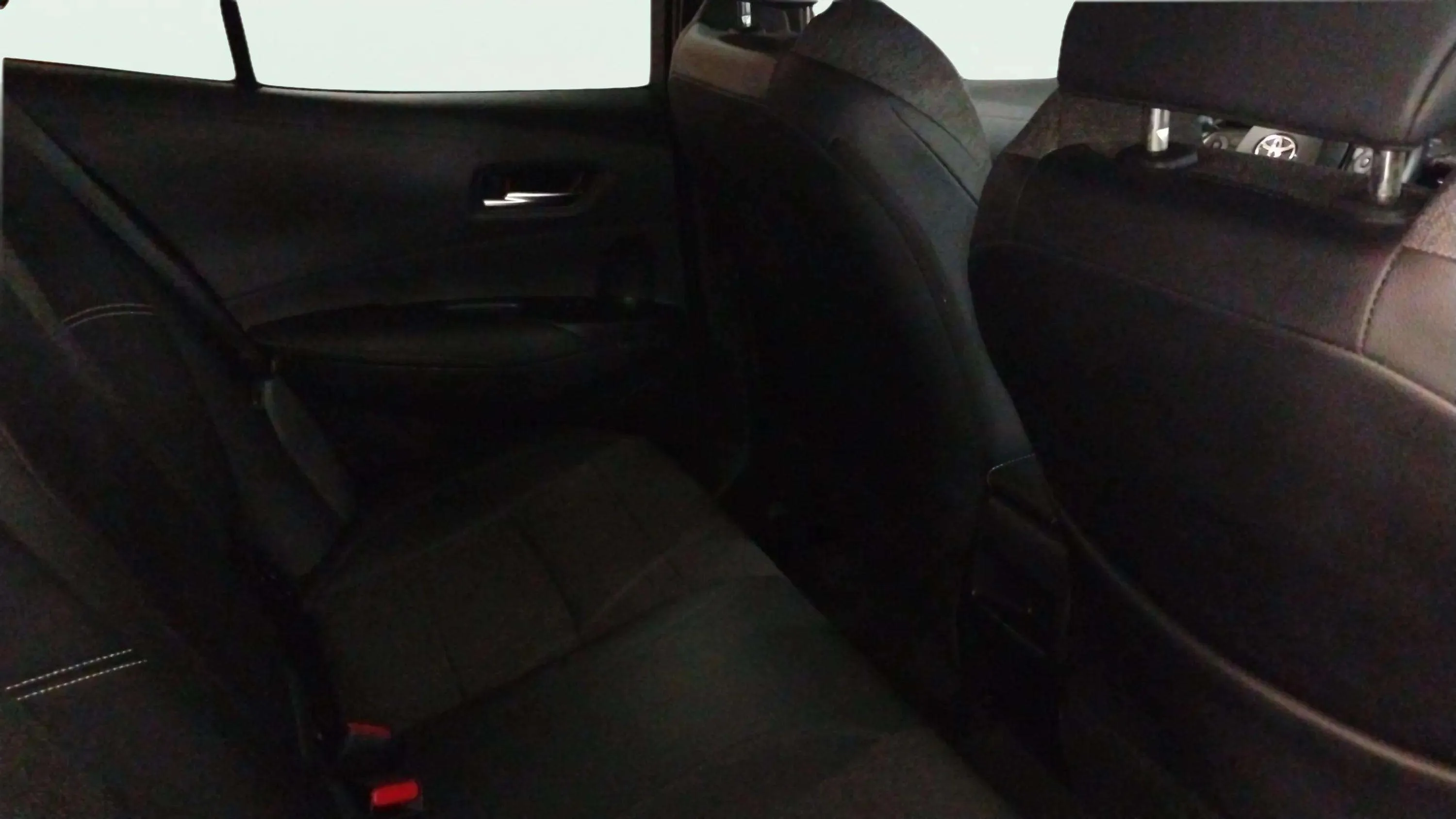 Toyota Corolla 2.0 180H Advance Luxury E-CVT - foto 15