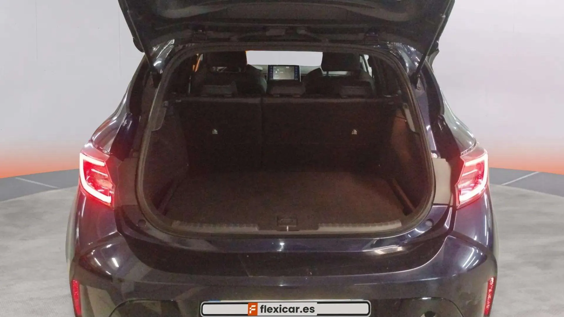Toyota Corolla 2.0 180H Advance Luxury E-CVT - foto 28