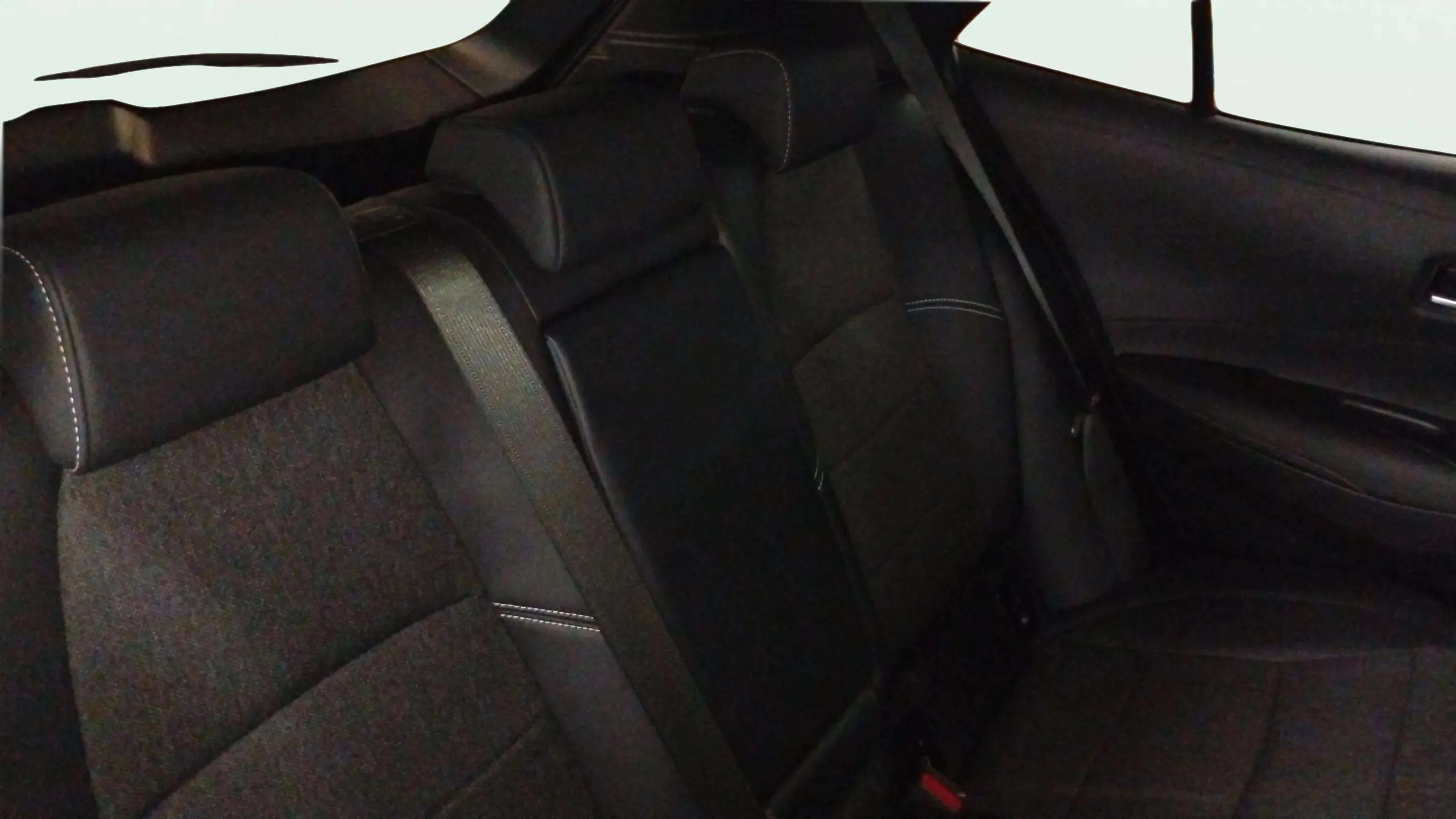 Toyota Corolla 2.0 180H Advance Luxury E-CVT - foto 17
