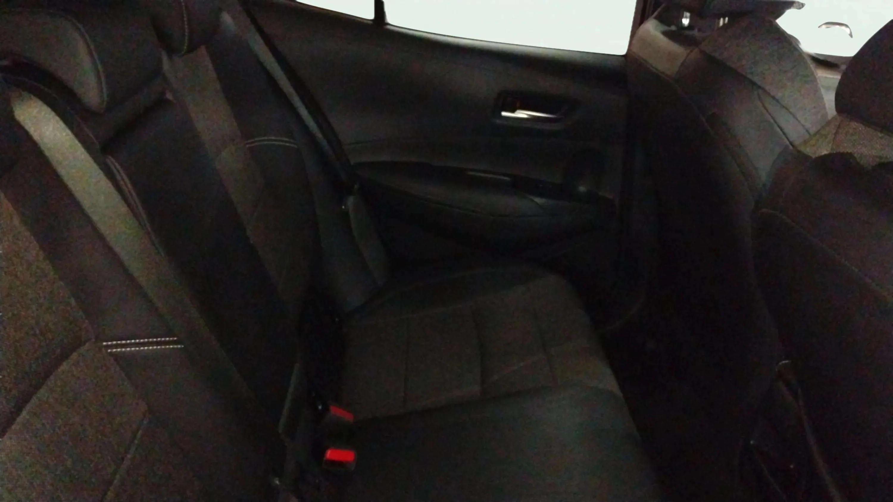 Toyota Corolla 2.0 180H Advance Luxury E-CVT - foto 16