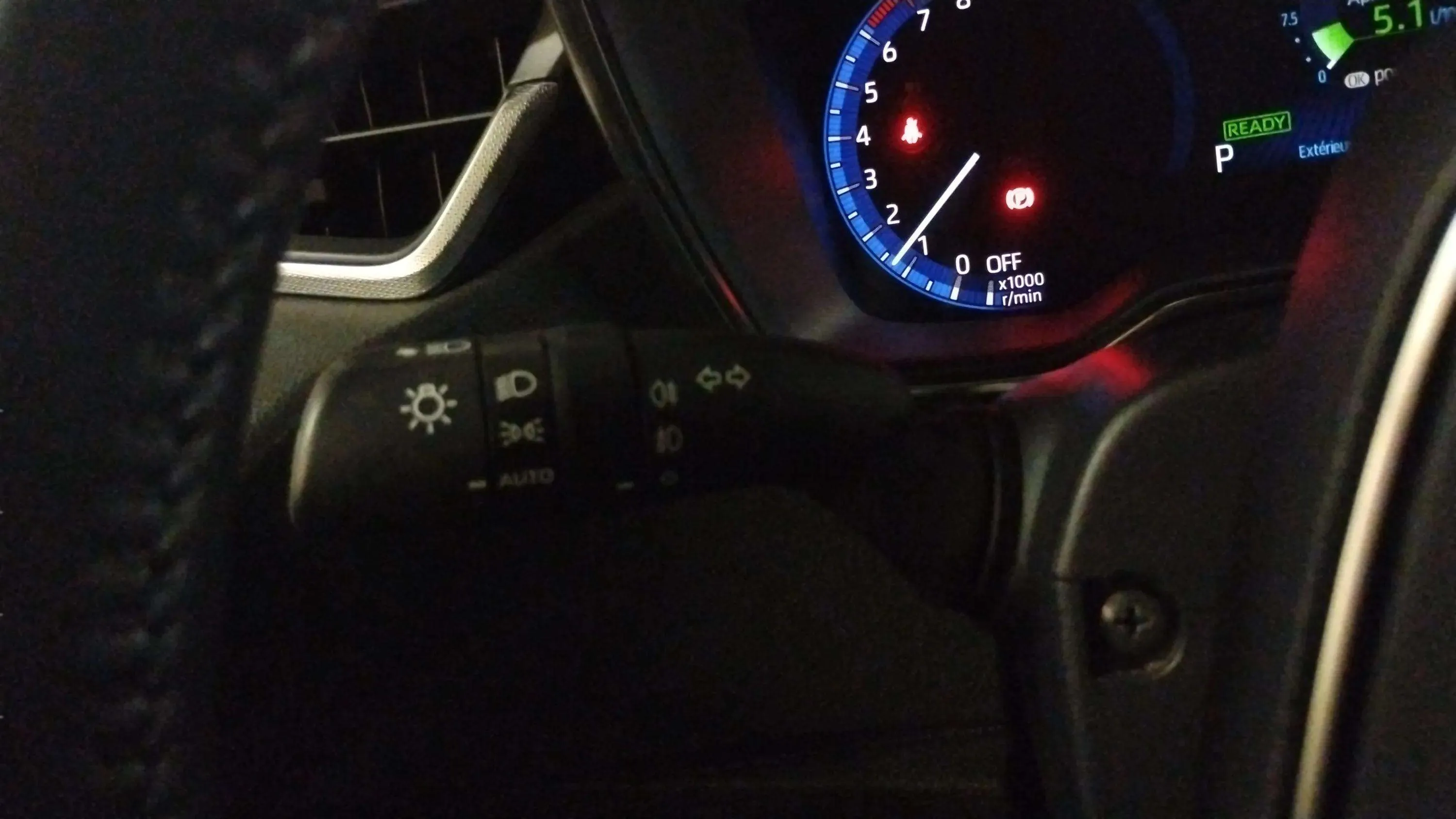 Toyota Corolla 2.0 180H Advance Luxury E-CVT - foto 25