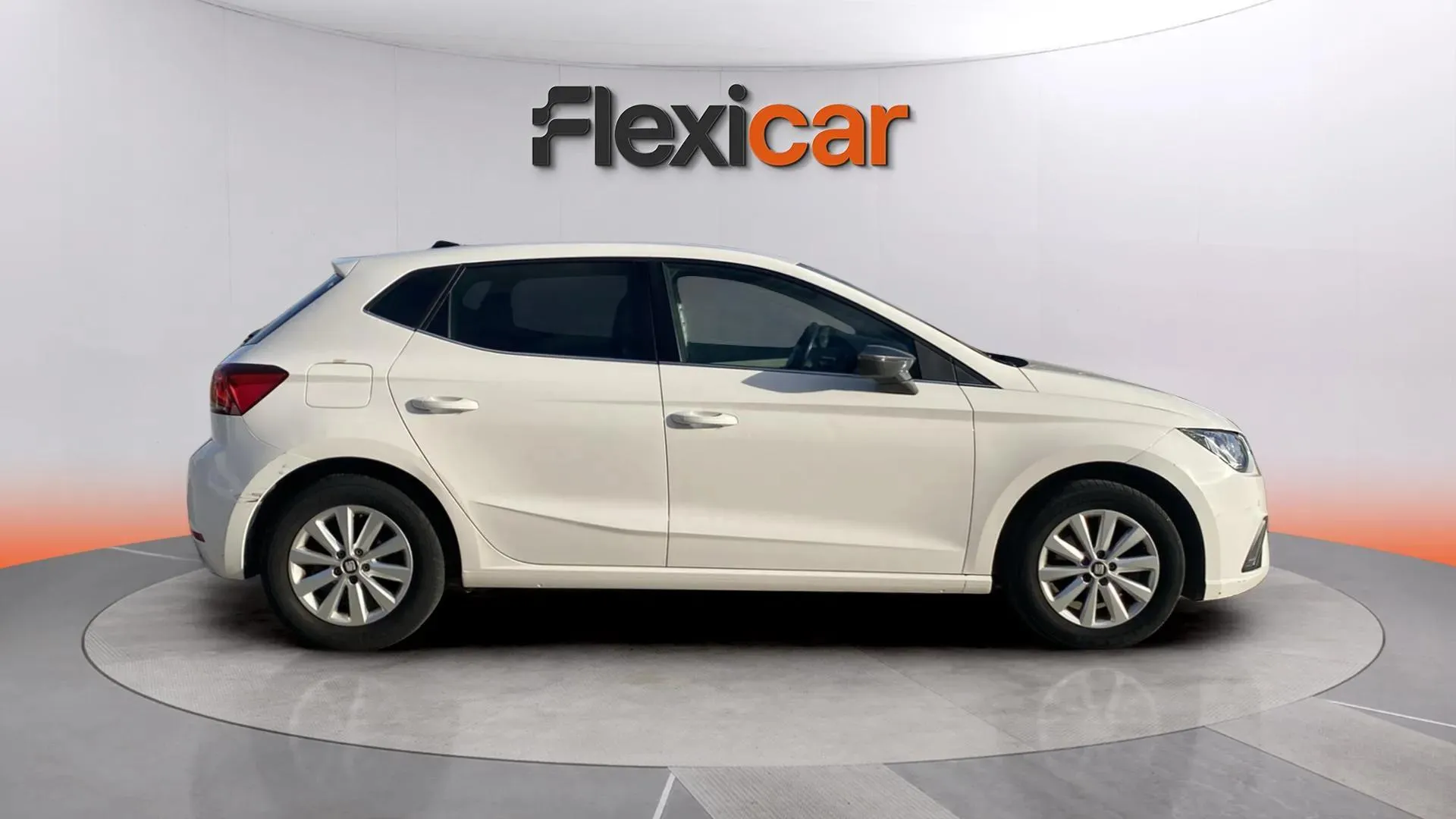 SEAT Ibiza 1.0 TSI DSG Xcellence - foto 2