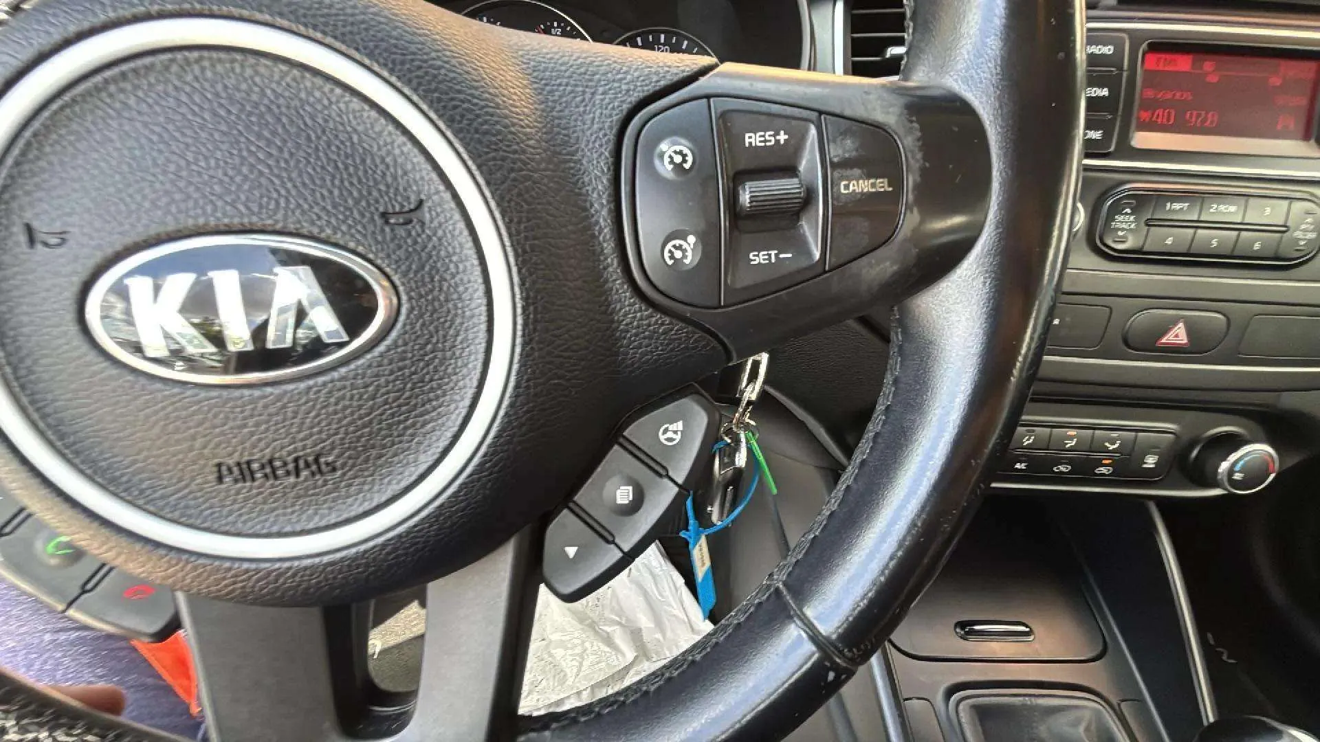 Kia Carens 1.6 GDi Concept 5 plazas - foto 23