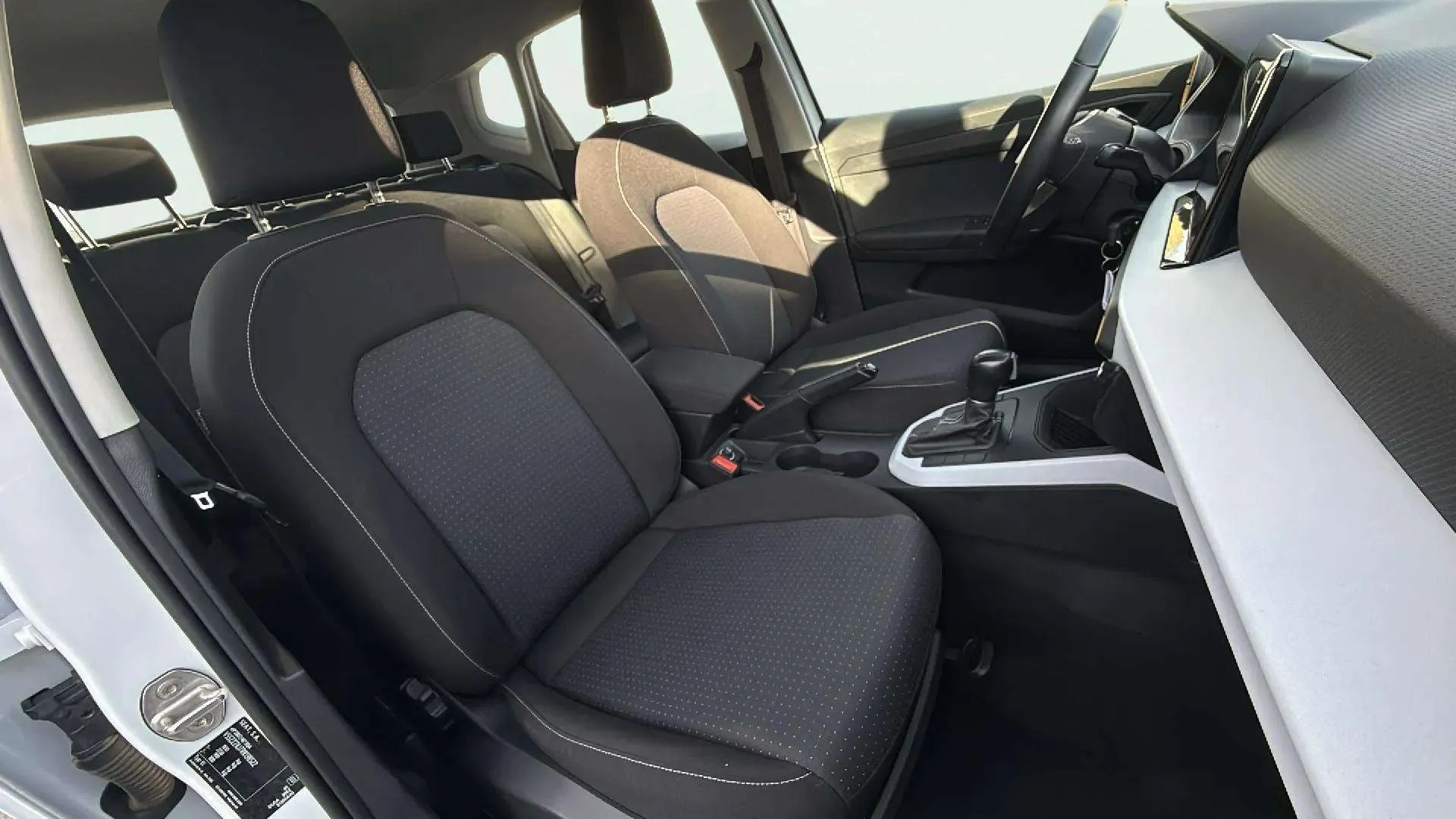 SEAT Arona 1.0 TSI DSG Style XL - foto 22