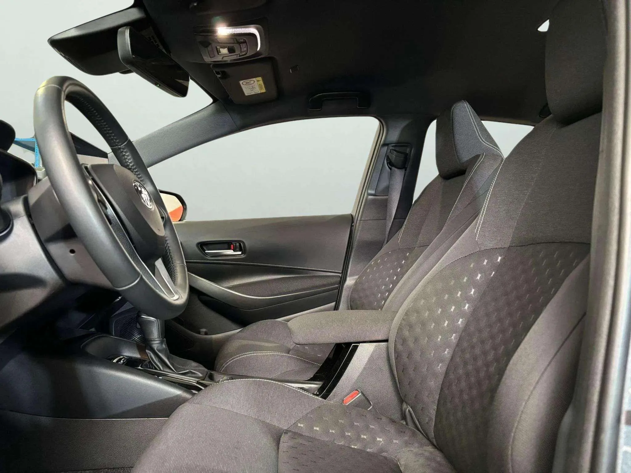 Toyota Corolla 140H Active Plus - foto 11