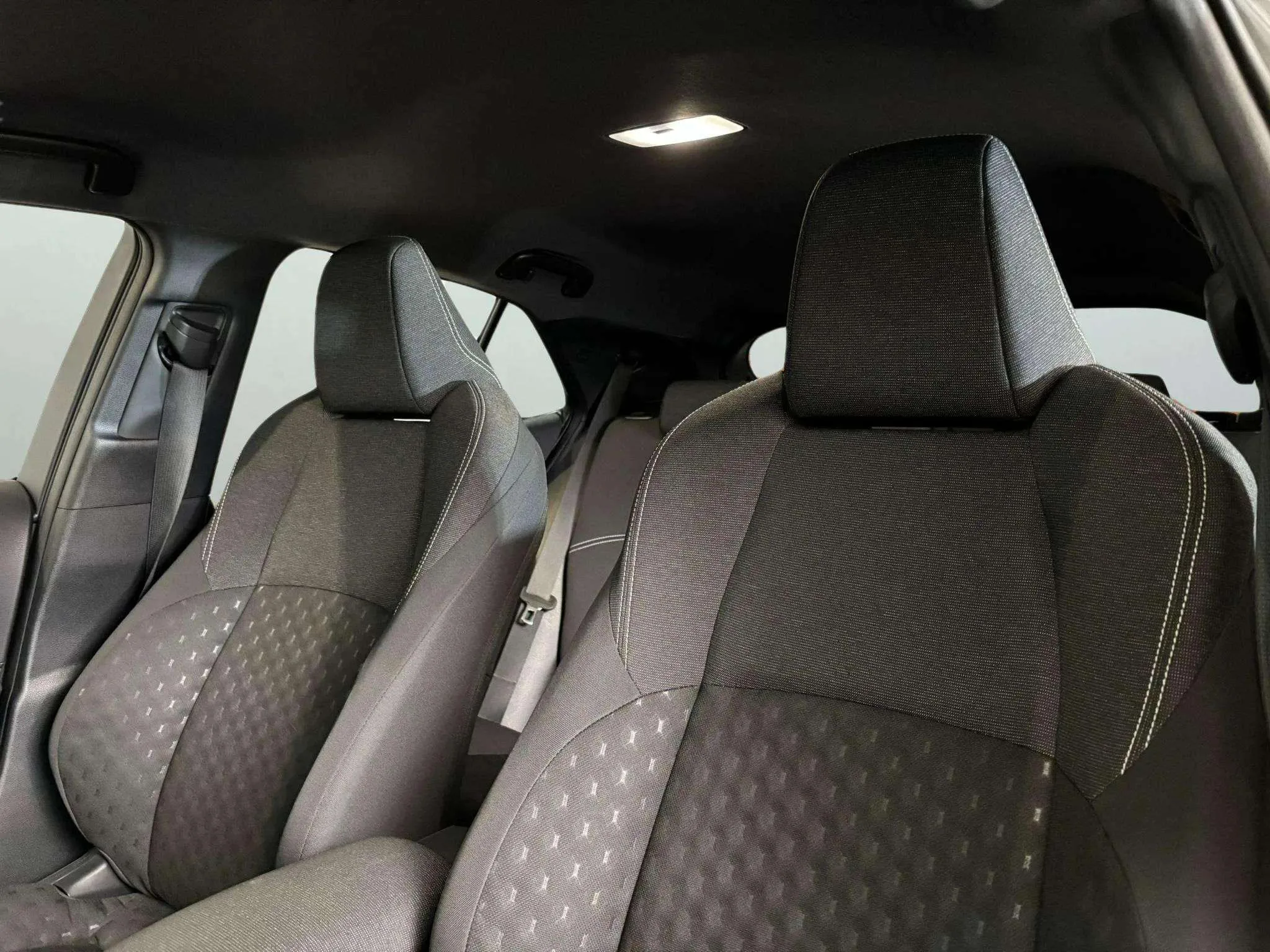 Toyota Corolla 140H Active Plus - foto 12