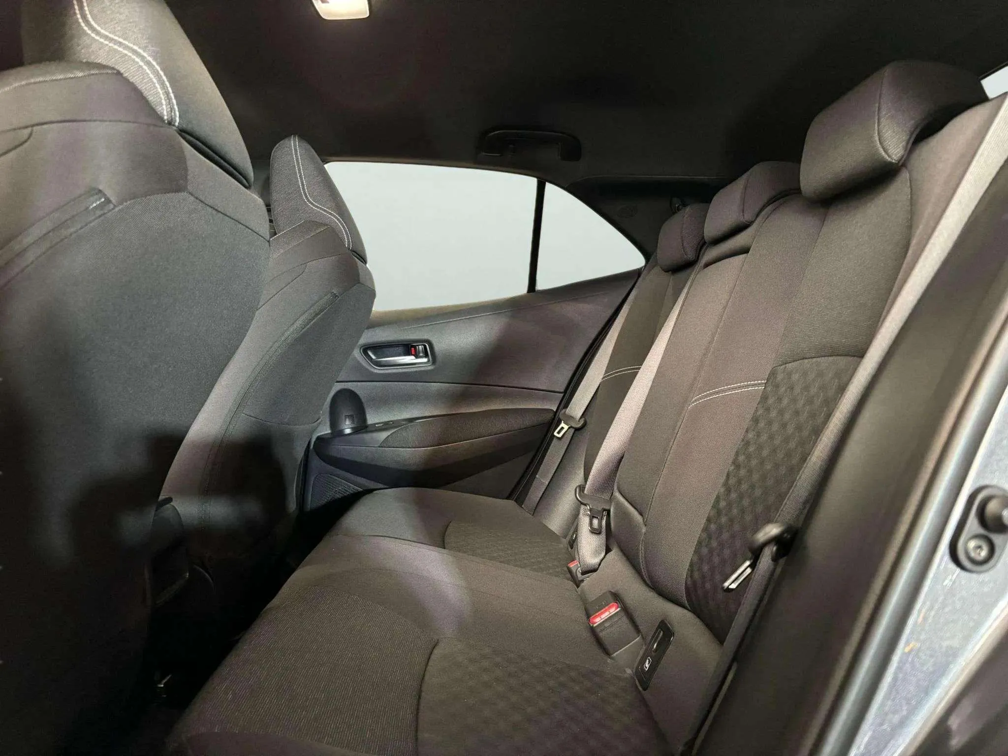 Toyota Corolla 140H Active Plus - foto 14