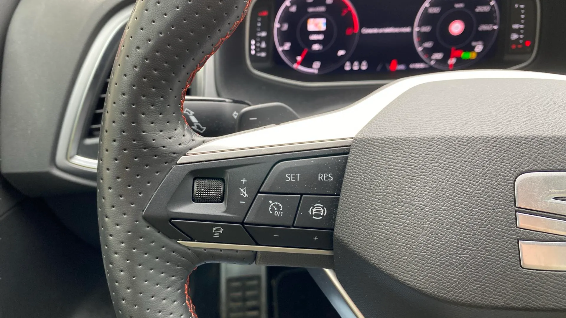 SEAT Ateca 1.5 TSI DSG FR Special Edition - foto 12