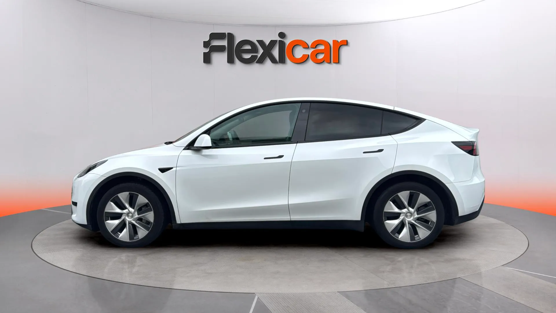 Tesla Model Y Tracción Trasera RWD - foto 4