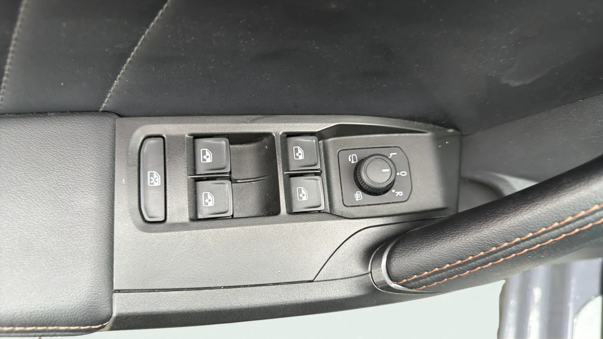 Cupra León 1.5 eTSI DSG - foto 24