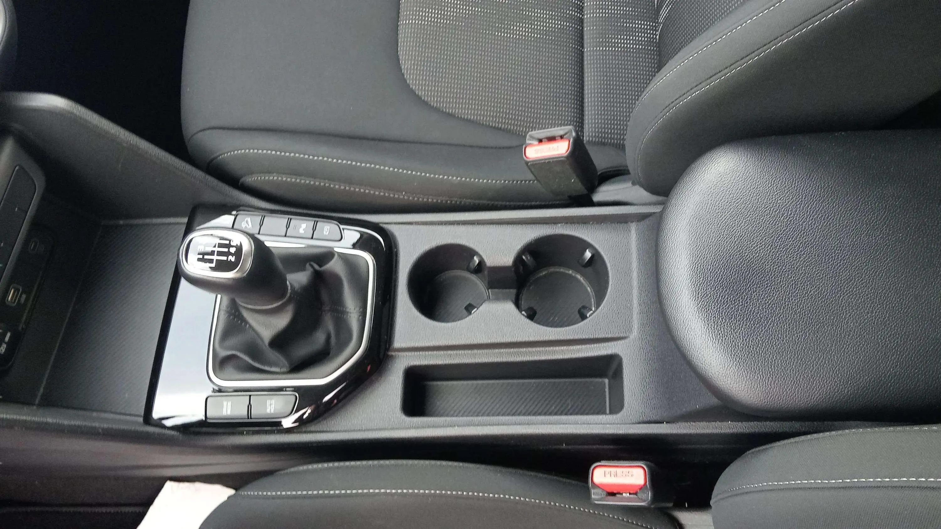Kia Sportage 1.6 CRDi MHEV Drive 4x2 - foto 26