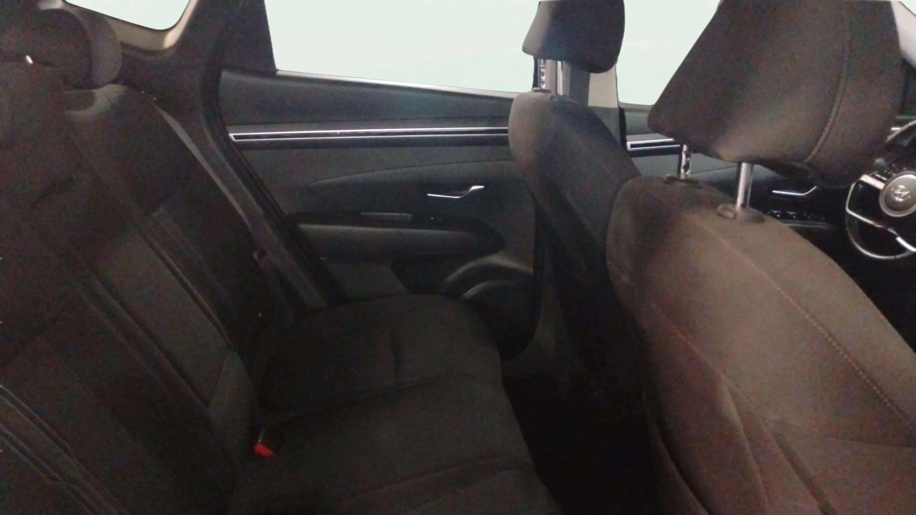 Hyundai Tucson 1.6 T-GDi 48V Maxx Sky - foto 16