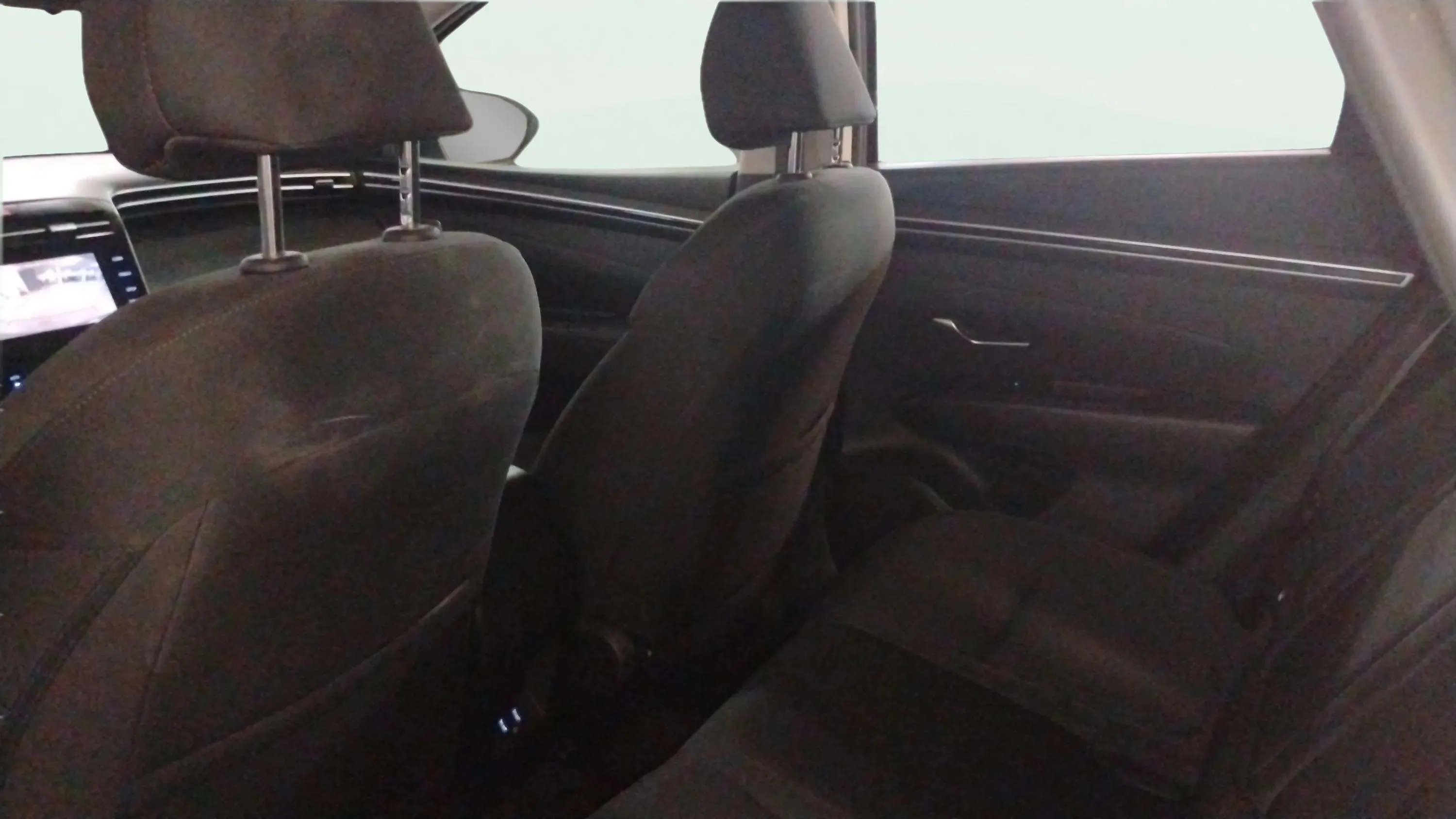 Hyundai Tucson 1.6 T-GDi 48V Maxx Sky - foto 12